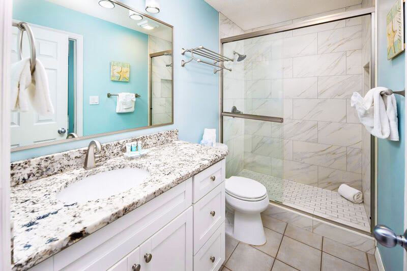 Guest Bathroom - Gulf Dunes Resort Unit 616 / Okaloosa Island / Fort Walton Beach Vacation Rentals