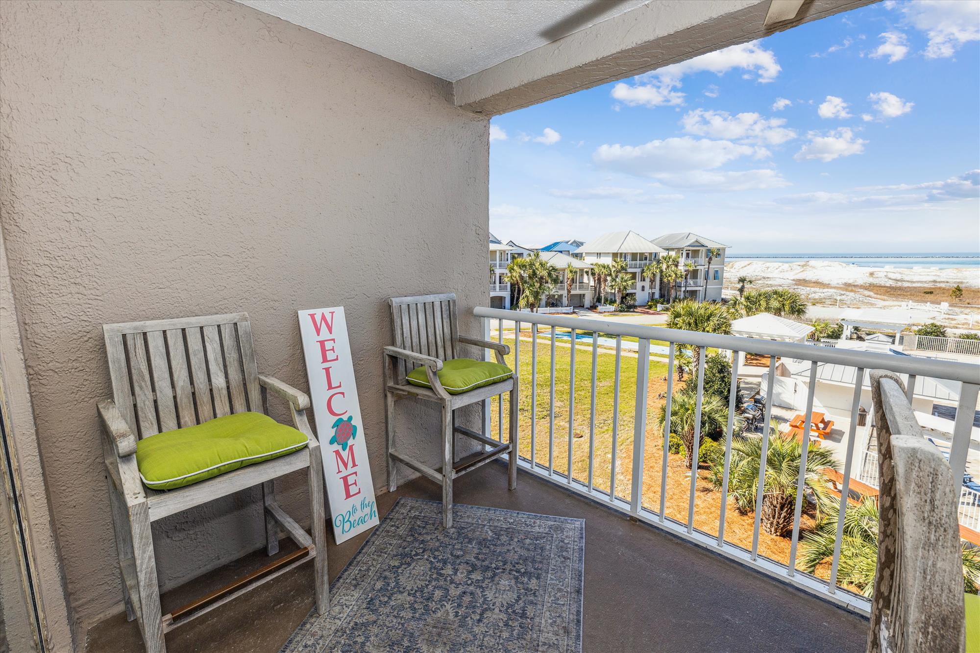 photos-balcony-magnolia house 305-23