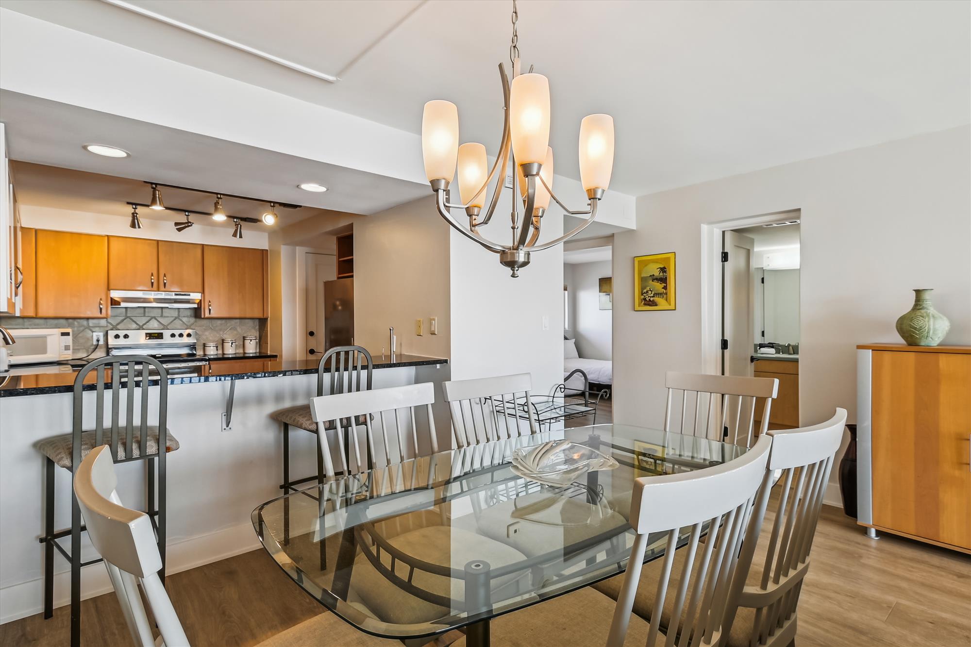 Dining table seating