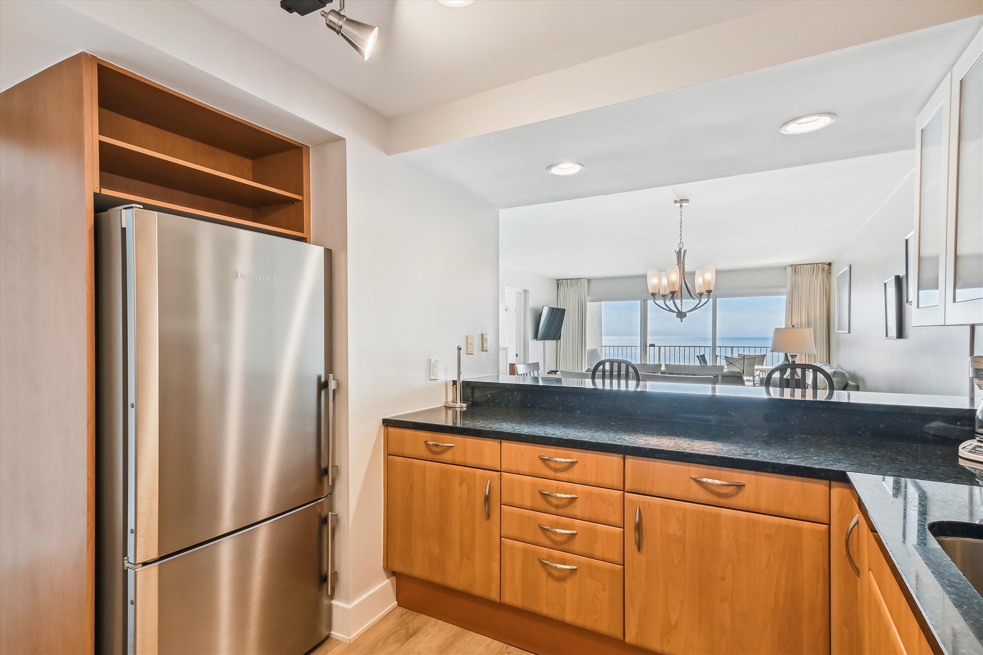 Full kitchen with plenty of counter space