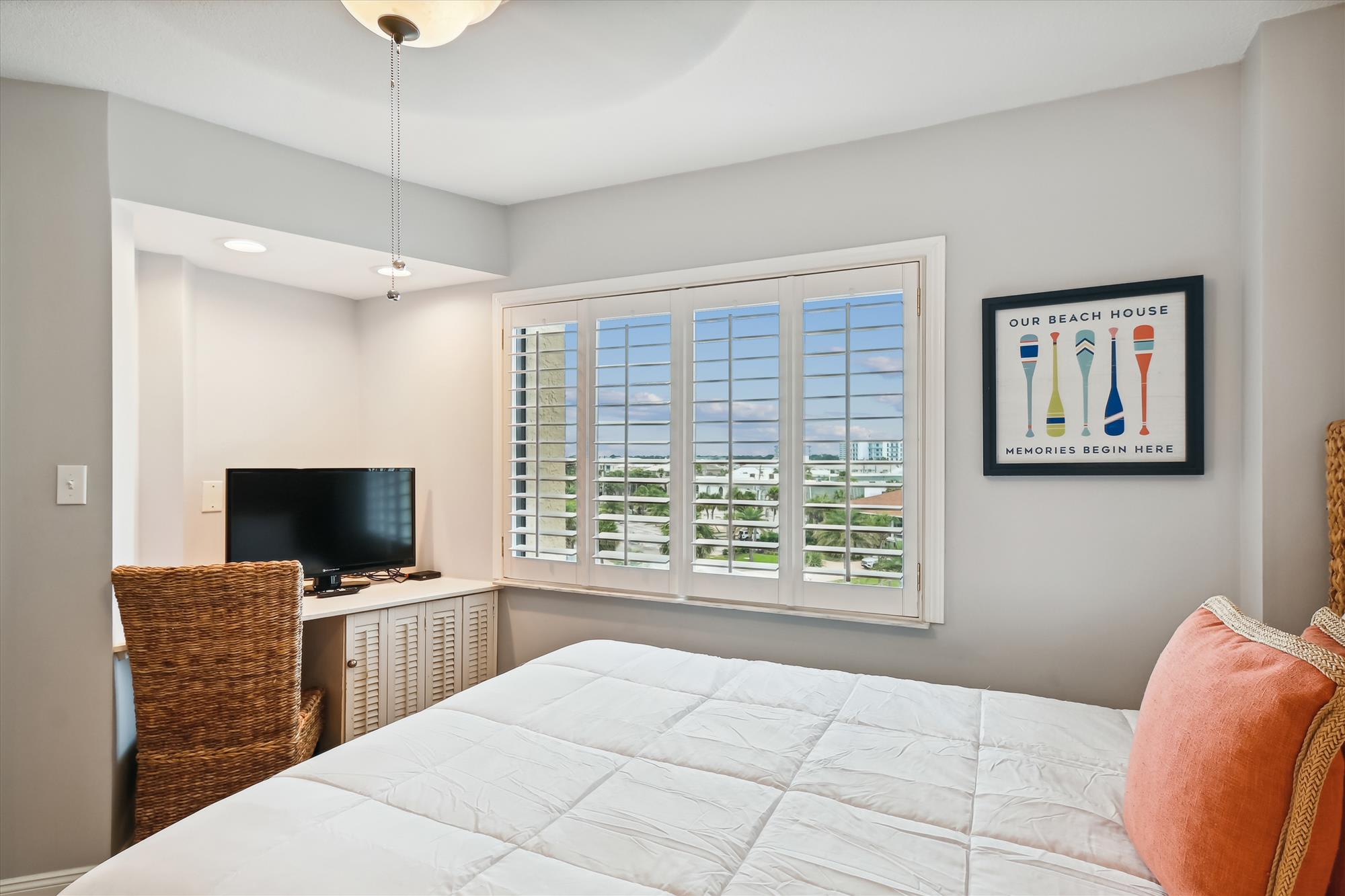 interiors-bedroom 2-_dsc9615