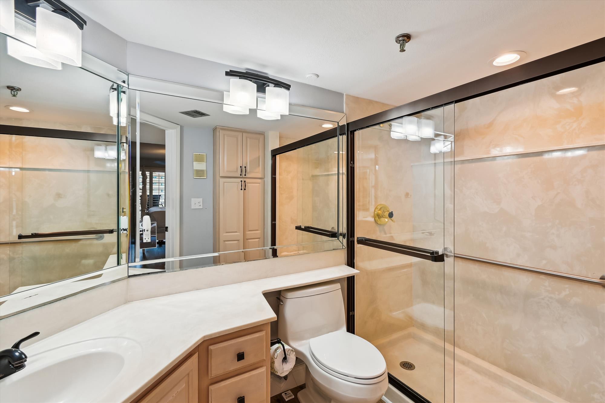 interiors-primary bath-_dsc9760