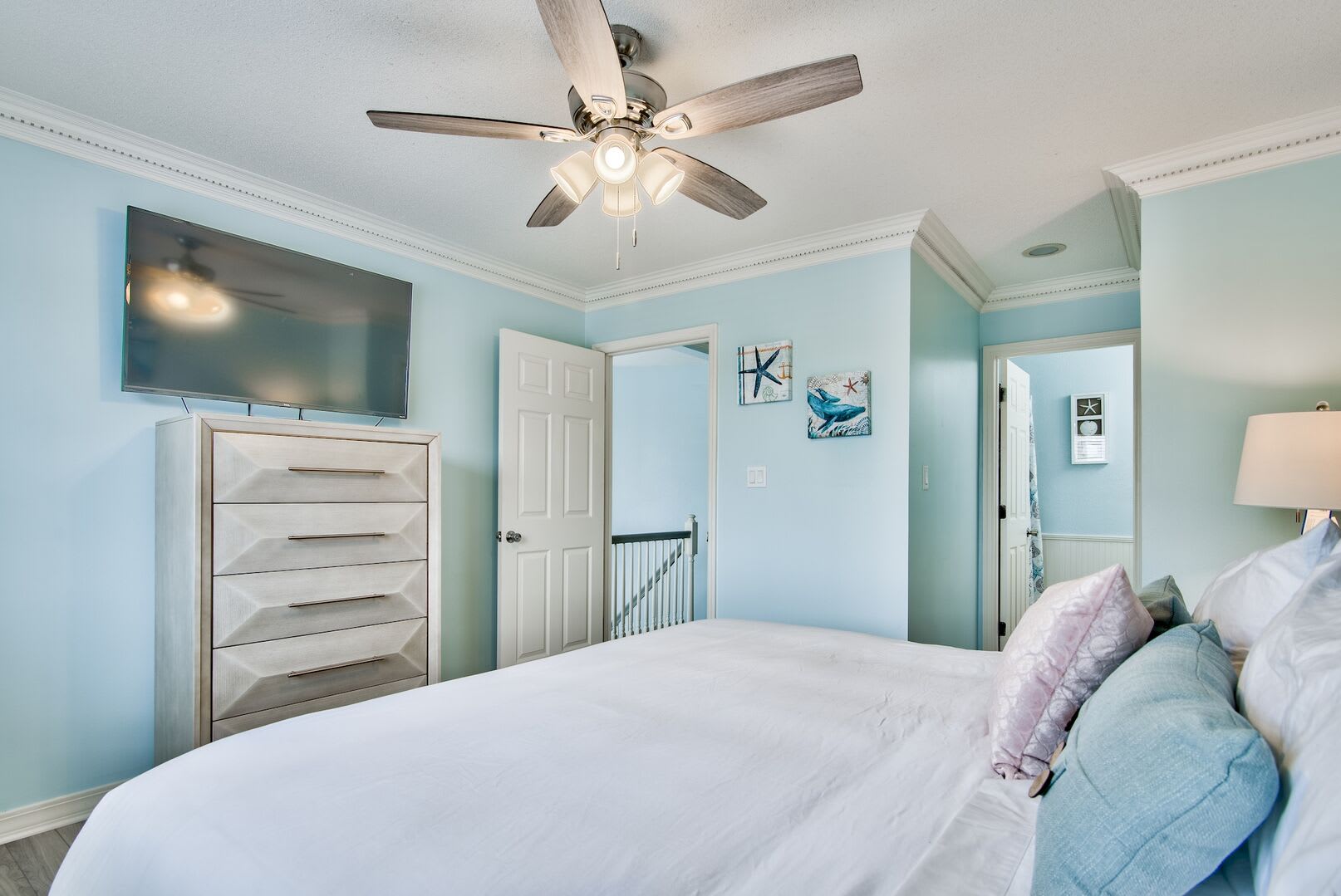 Top Floor King Bedroom