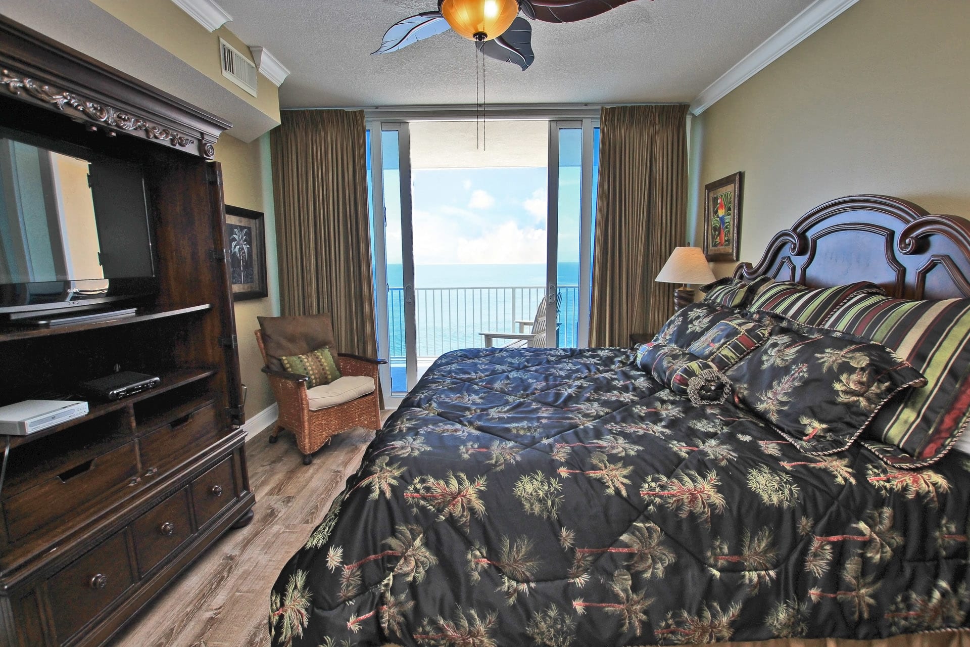 6 - Primary Bedroom (2)