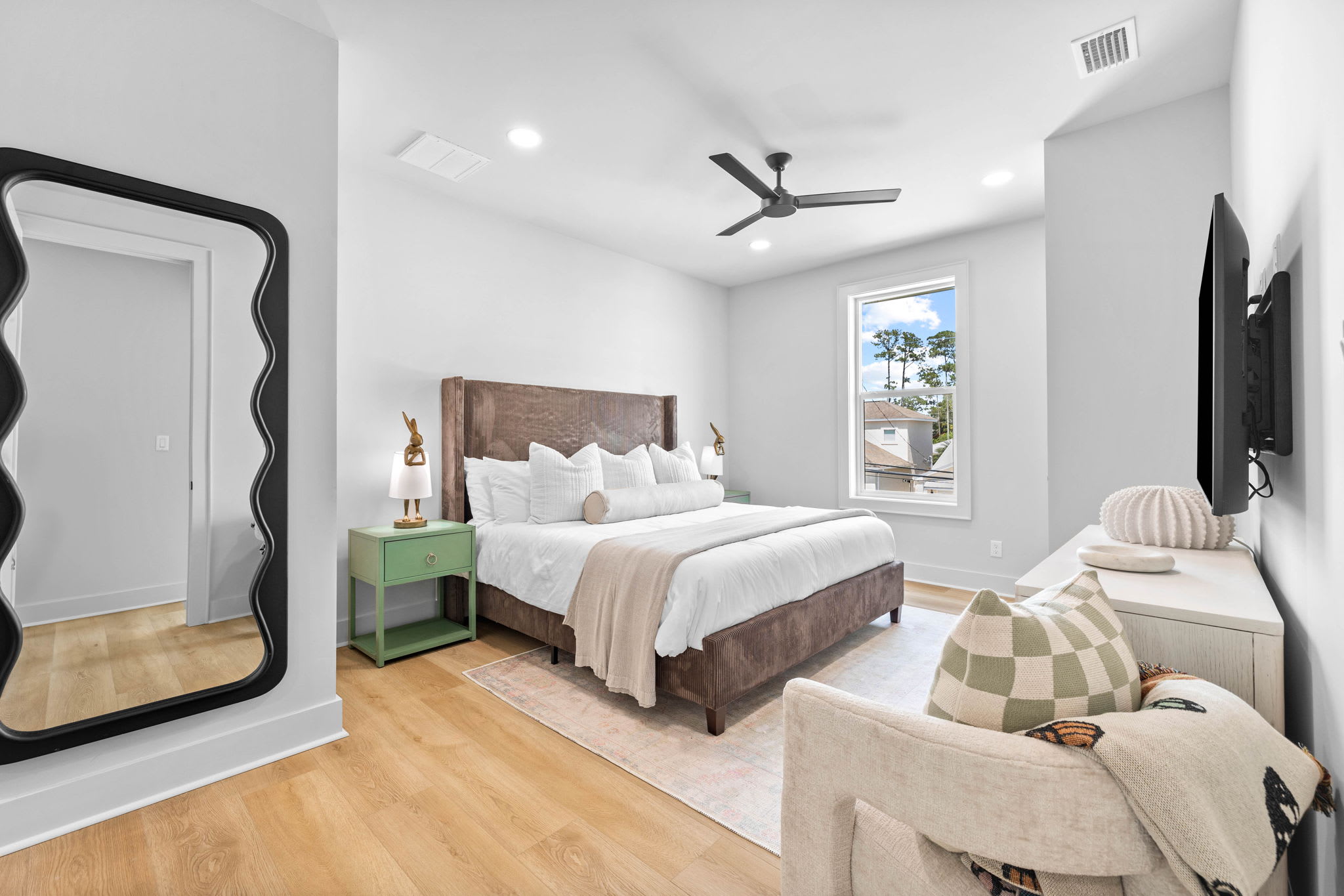 2nd Floor - King Guest Suite