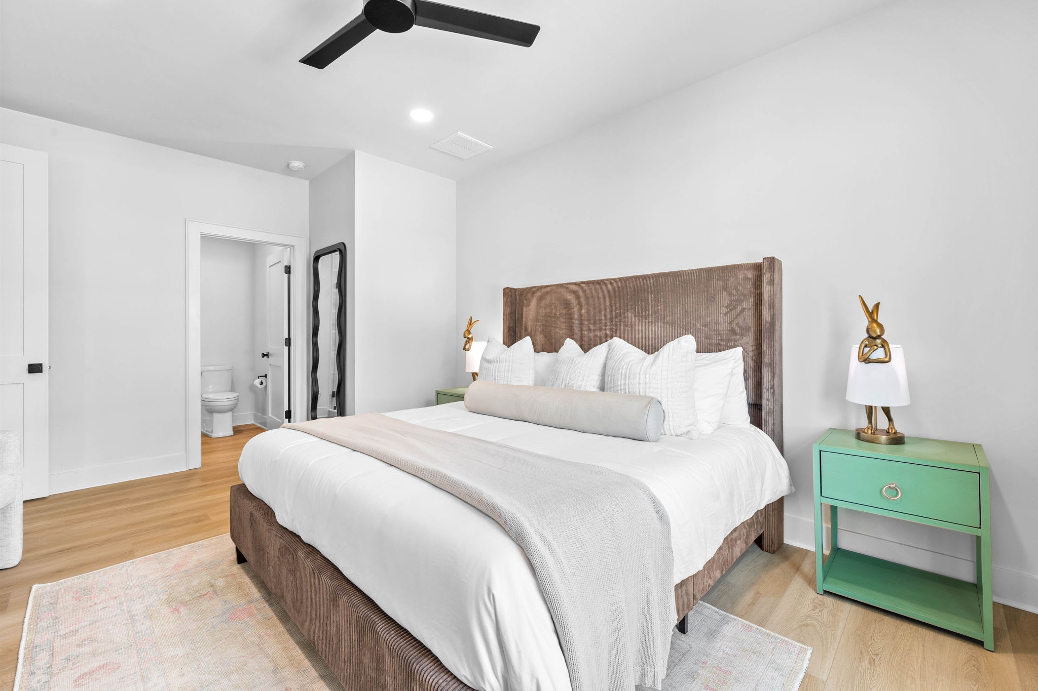 2nd Floor - King Guest Suite