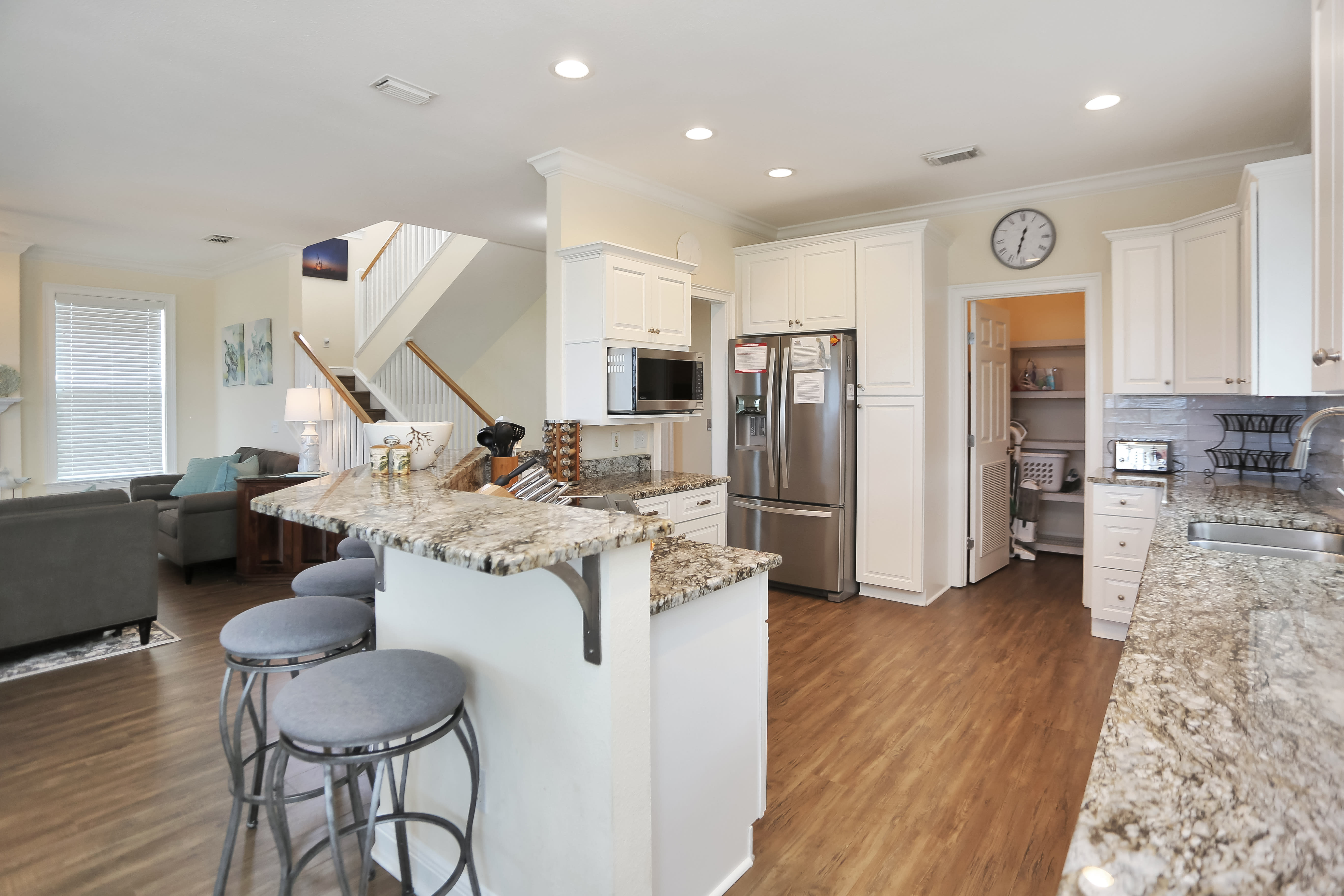 Kitchen & Laundry Room