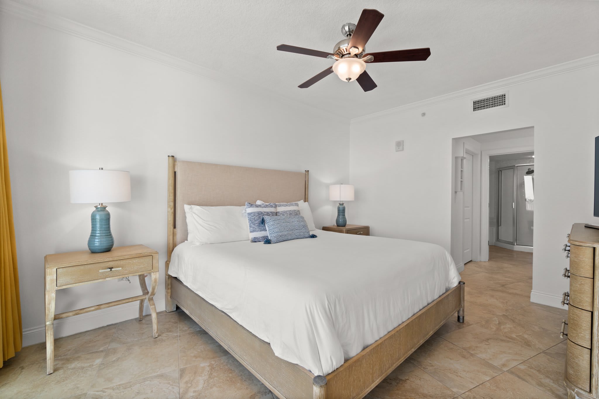 Gulf Front Primary Suite - King Size Bed