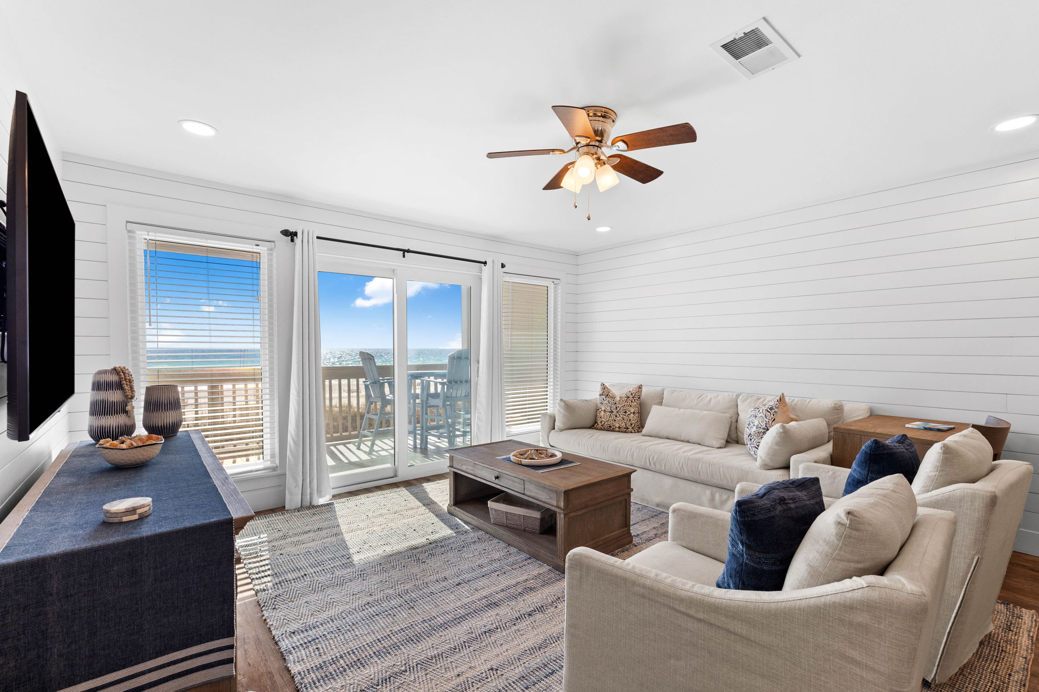 Large Gulf Front Balcony