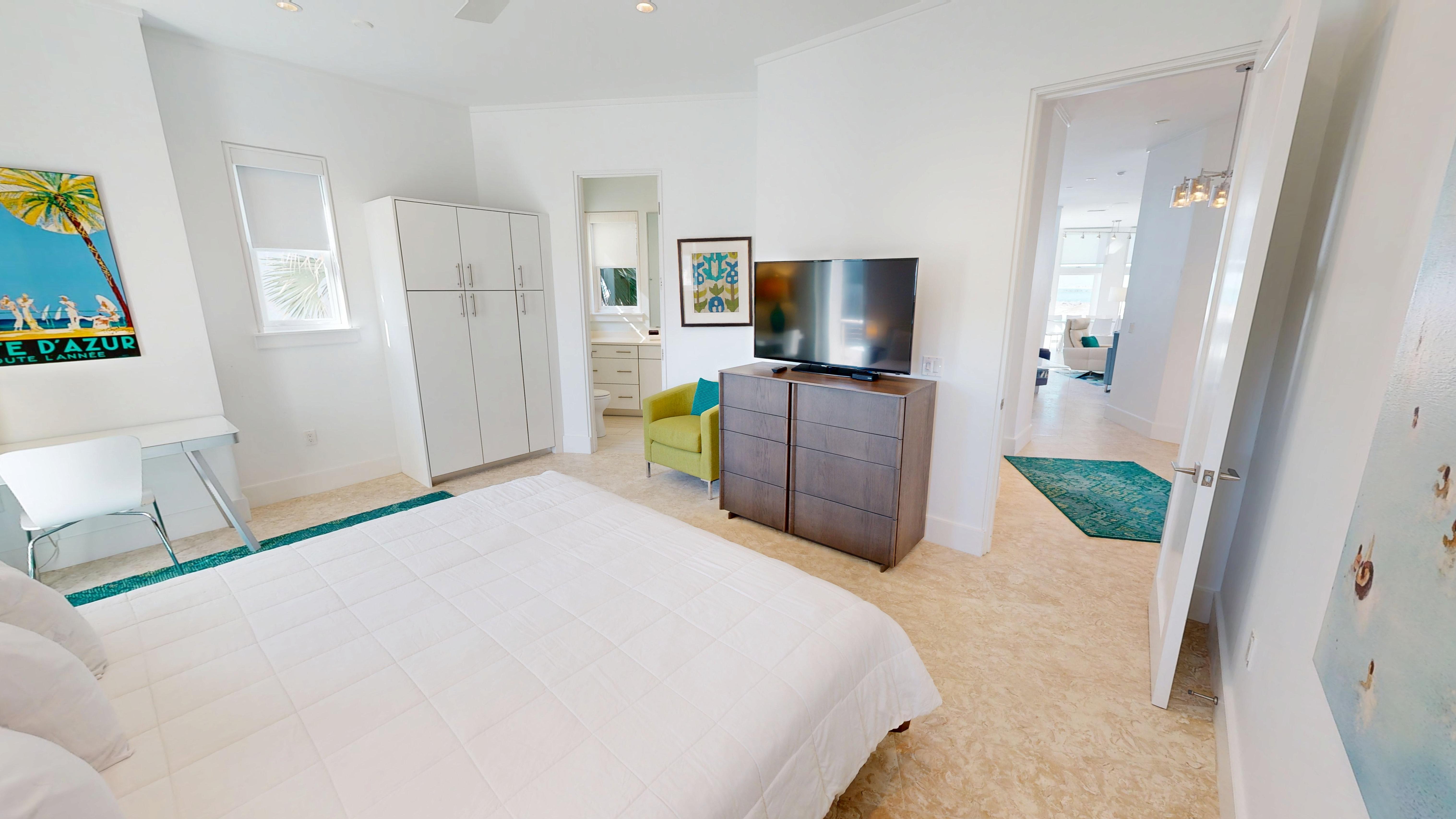 Guest Bedroom 1 (1st Floor)