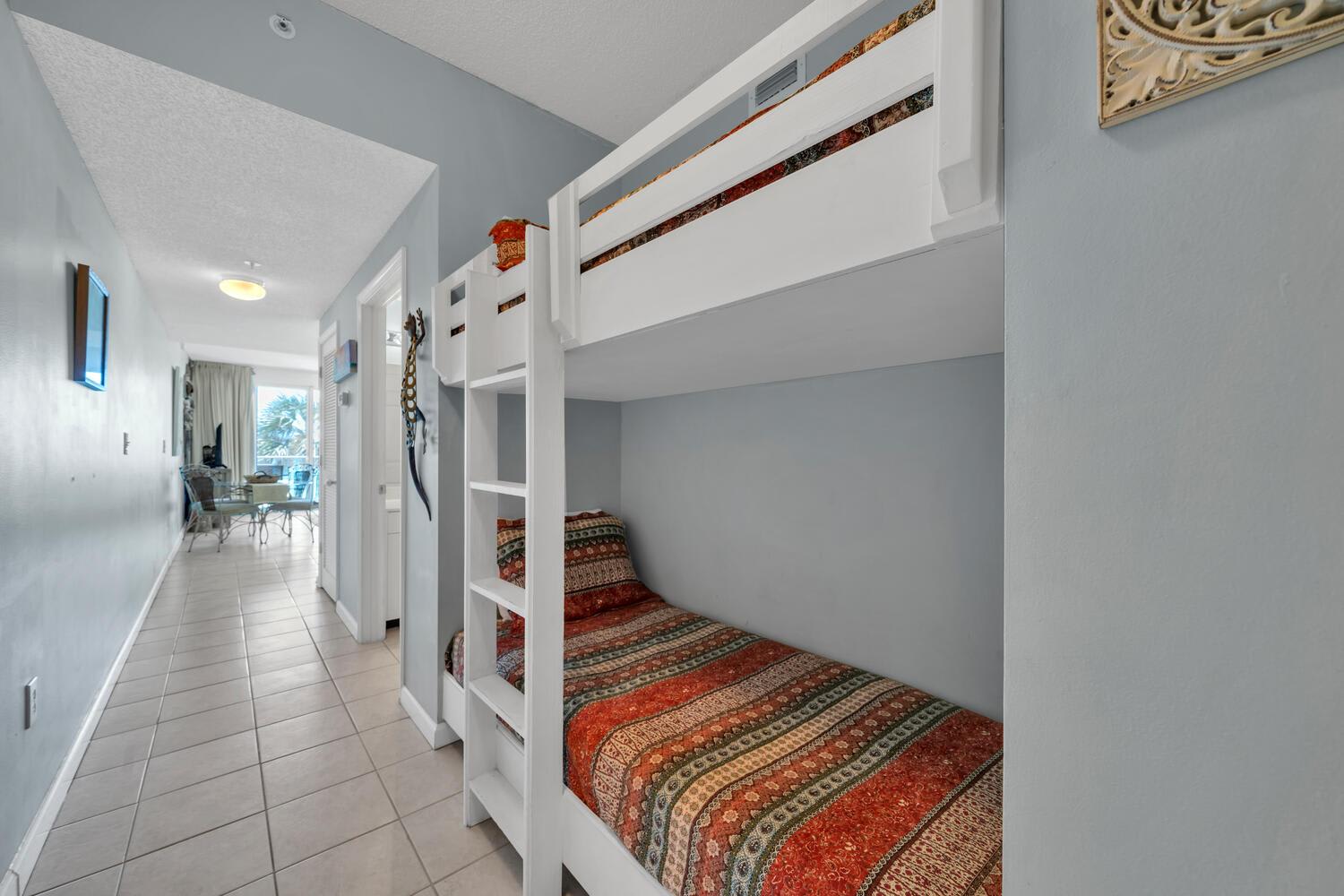 Hallway Bunks 1 Part 1