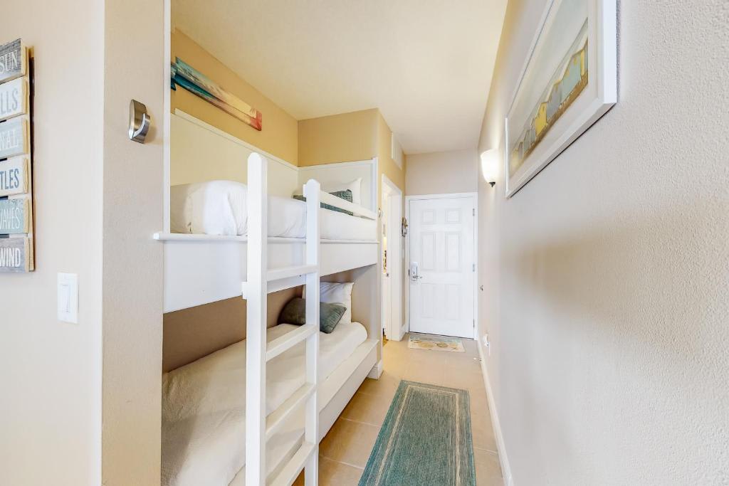 Hallway Bunks 1 Part 1