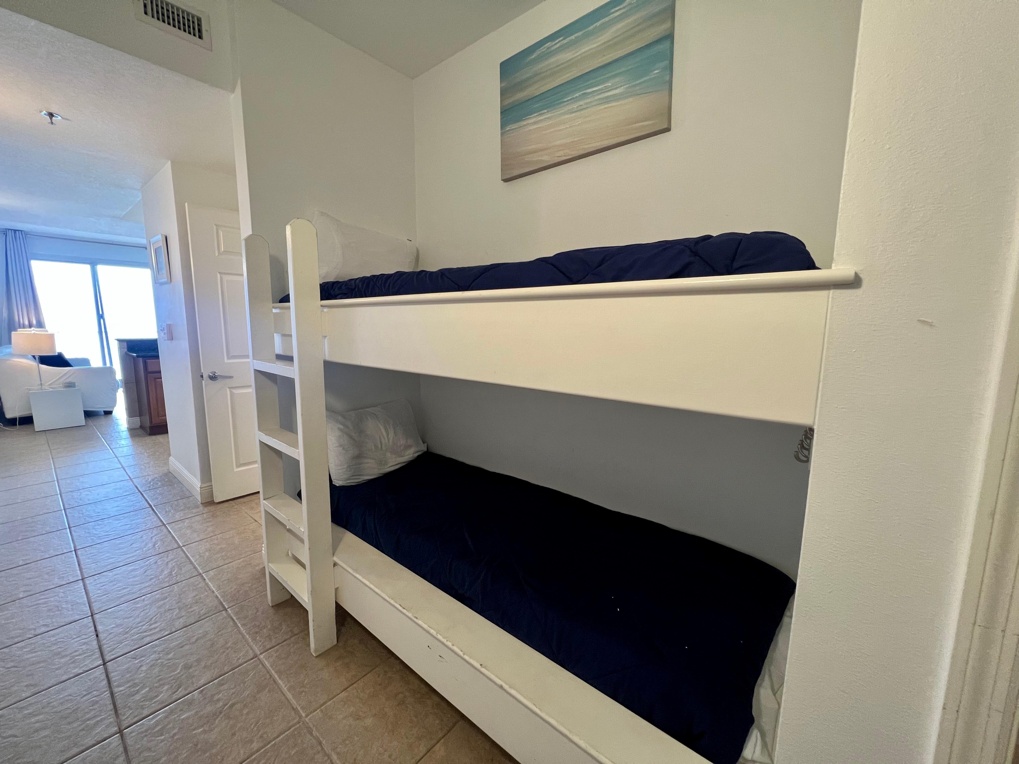 Hallway Bunks 1 Part 1