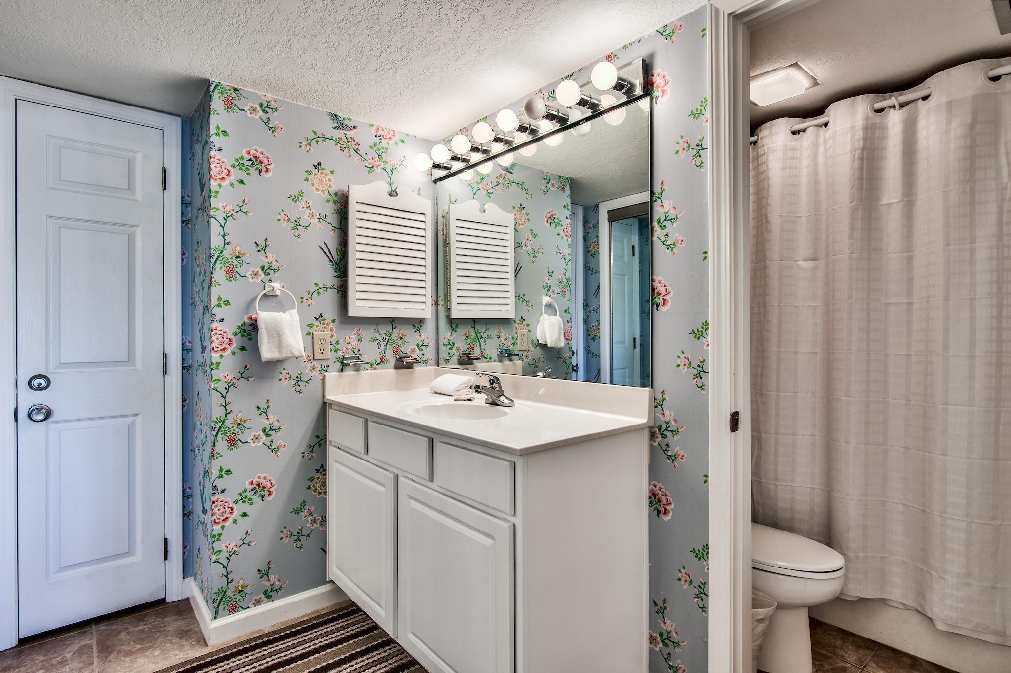 El Matador 410 - Alicia J Hollis Realtor Rentals - Free Beach Chairs