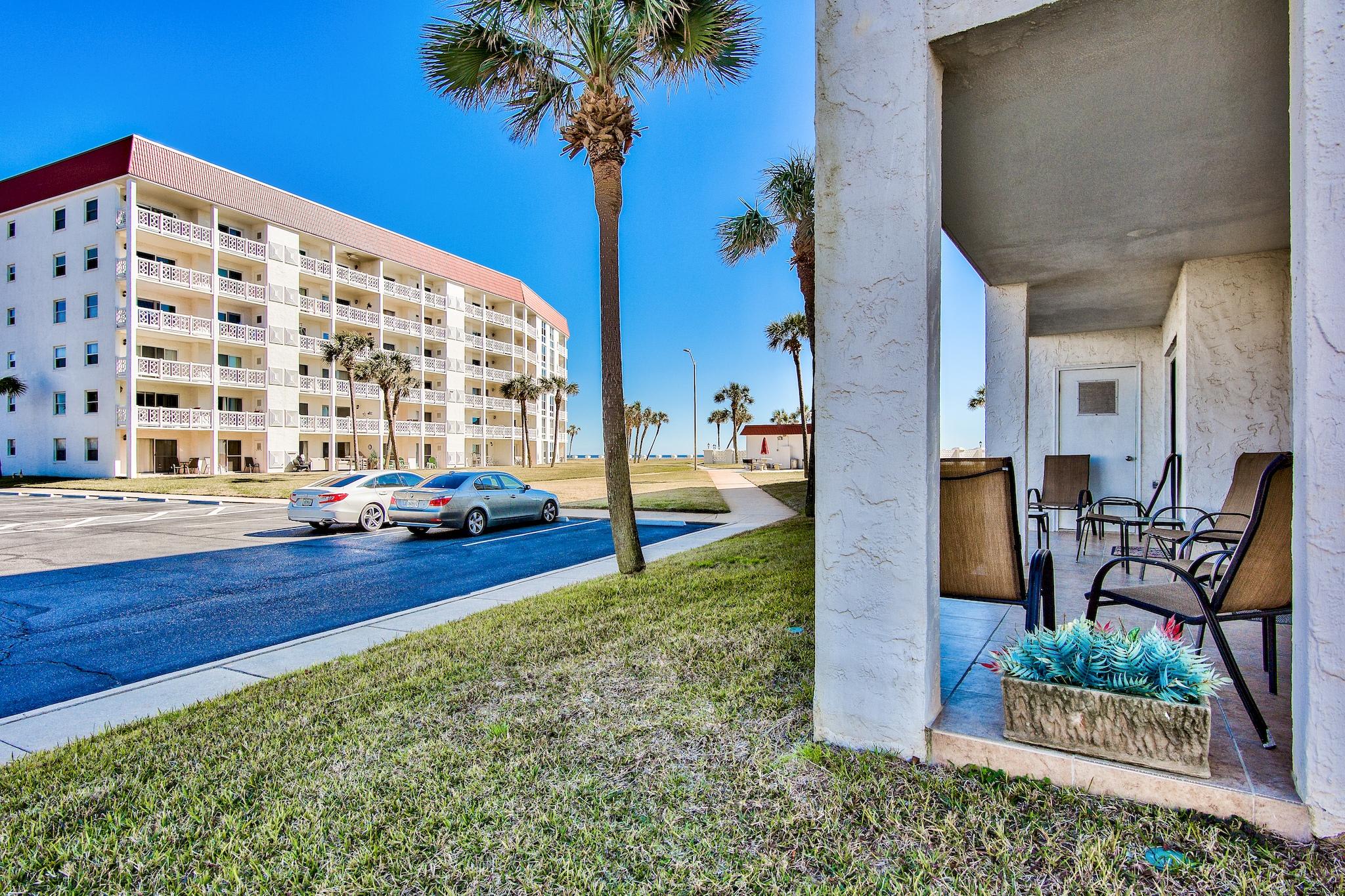 El Matador 410 - Alicia J Hollis Realtor Rentals - Free Beach Chairs