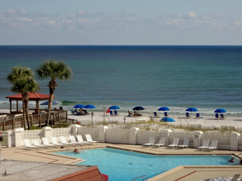 One of two pools at El Matador.