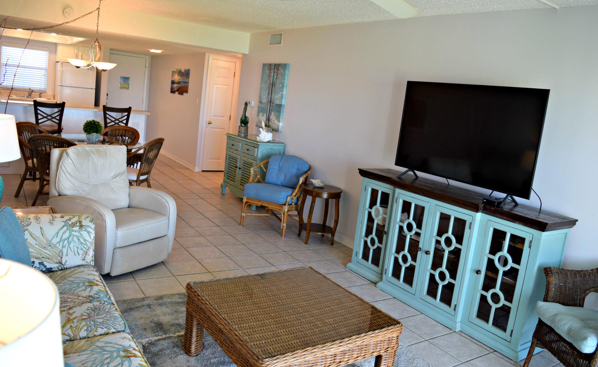 Looking back through the unit towards the entry door.