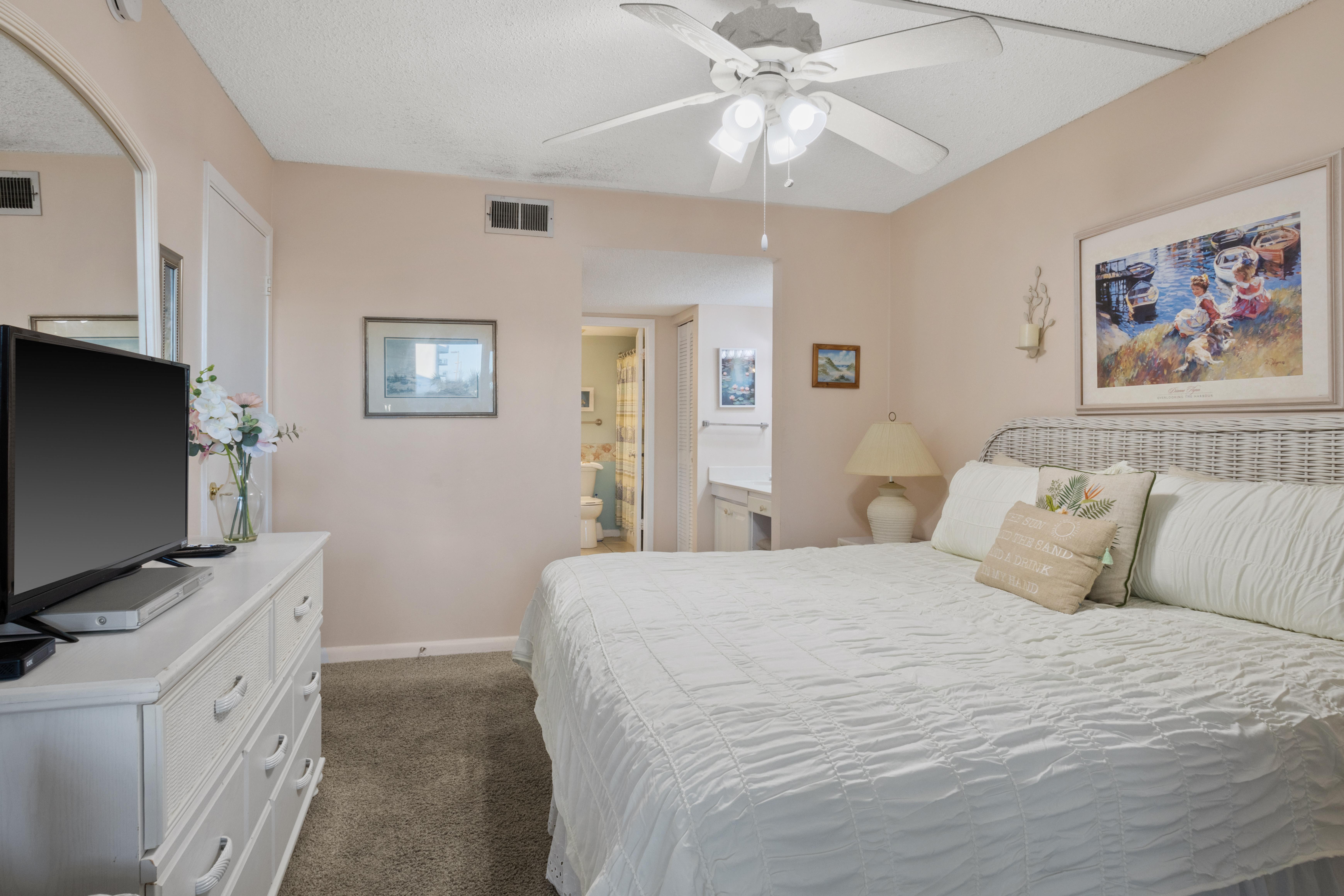 BEAUTIFUL LARGE BDRM.