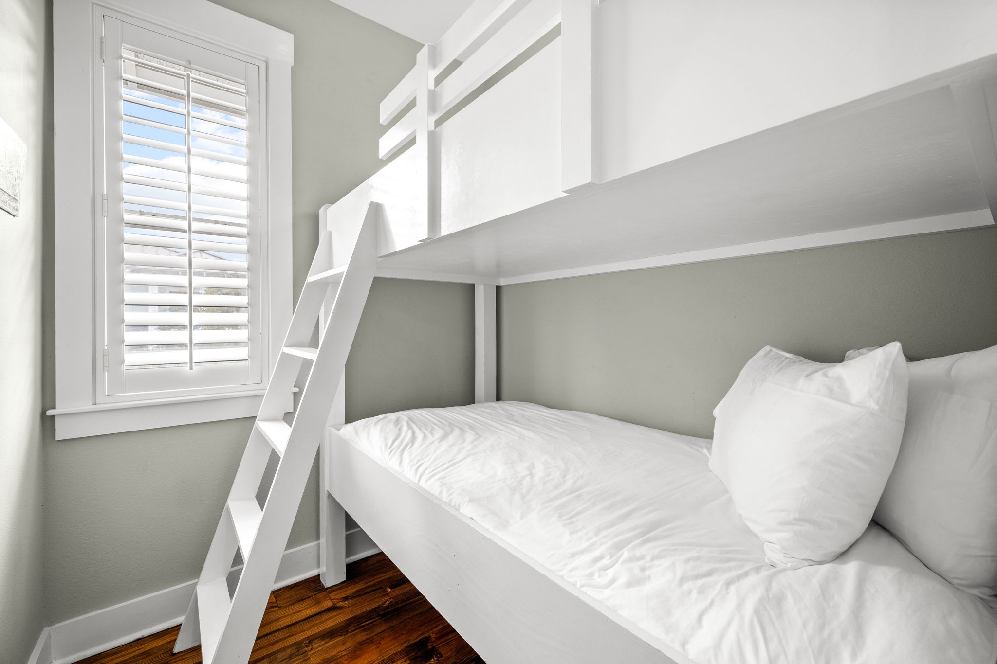 Additional Sleeping Arrangements in the Bunk Nook!
