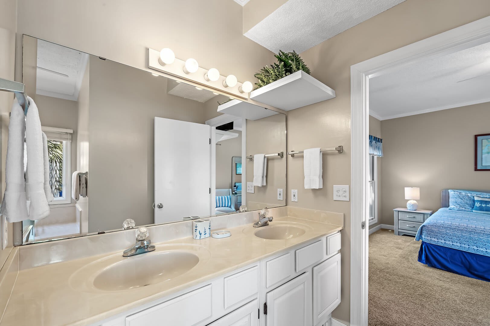 Hayley House at Beachside_22