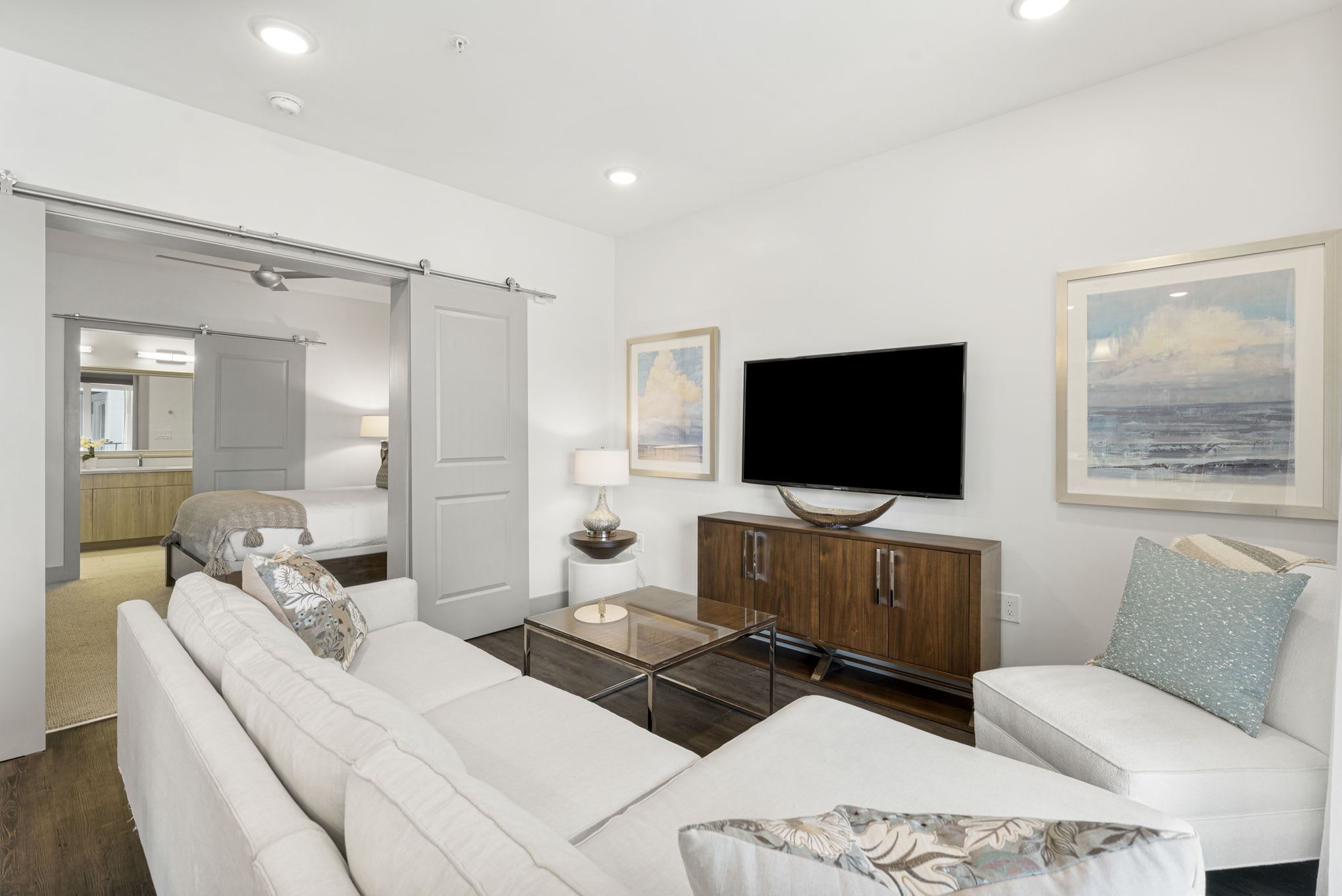 Cozy Living Area with Ample Seating