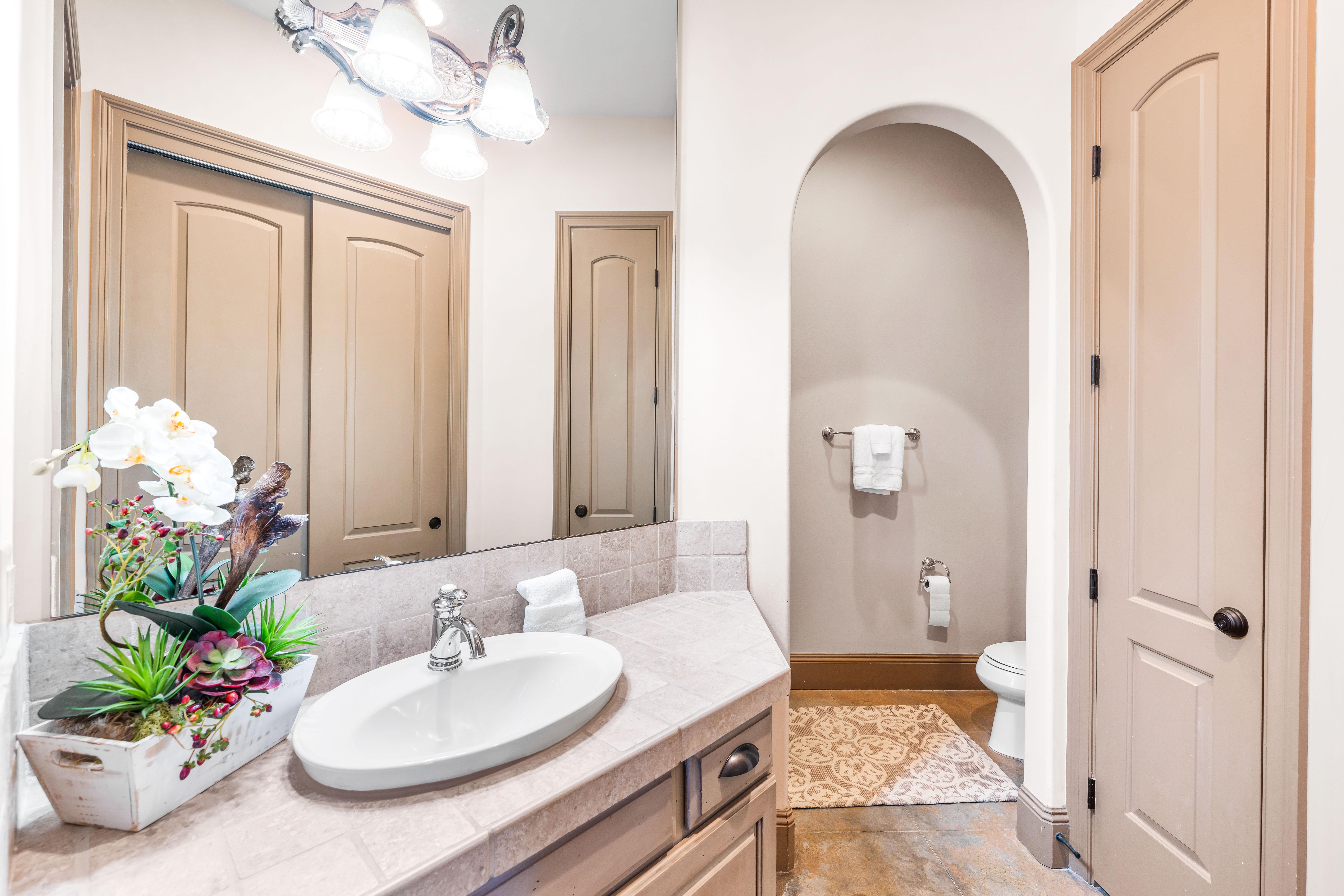 The en suite bathroom for the queen bedroom.