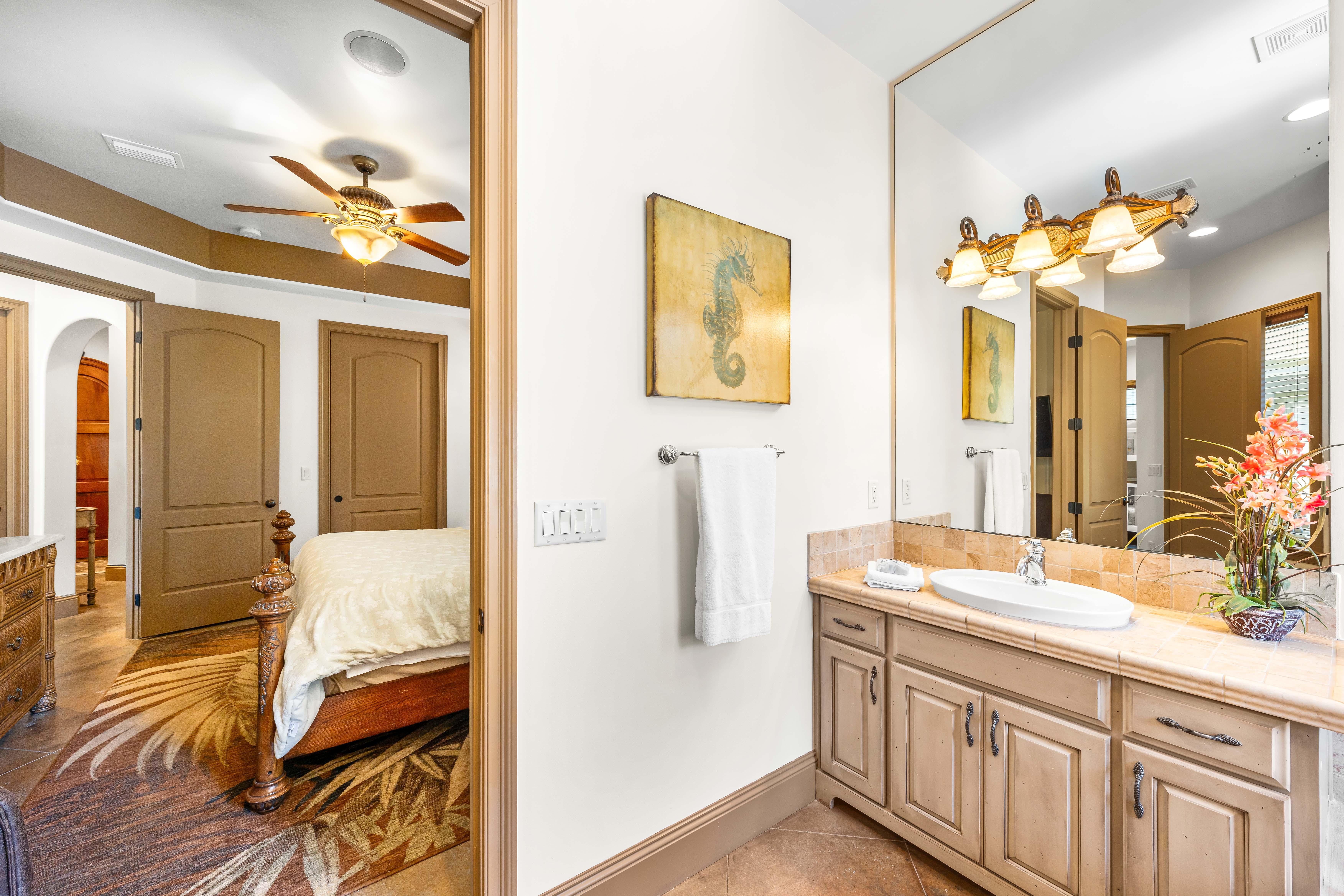 Shared bathroom with the king bedroom and the bunk bedroom