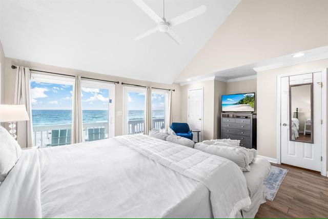 With a view like this, staying in bed might just be the best part of your day!