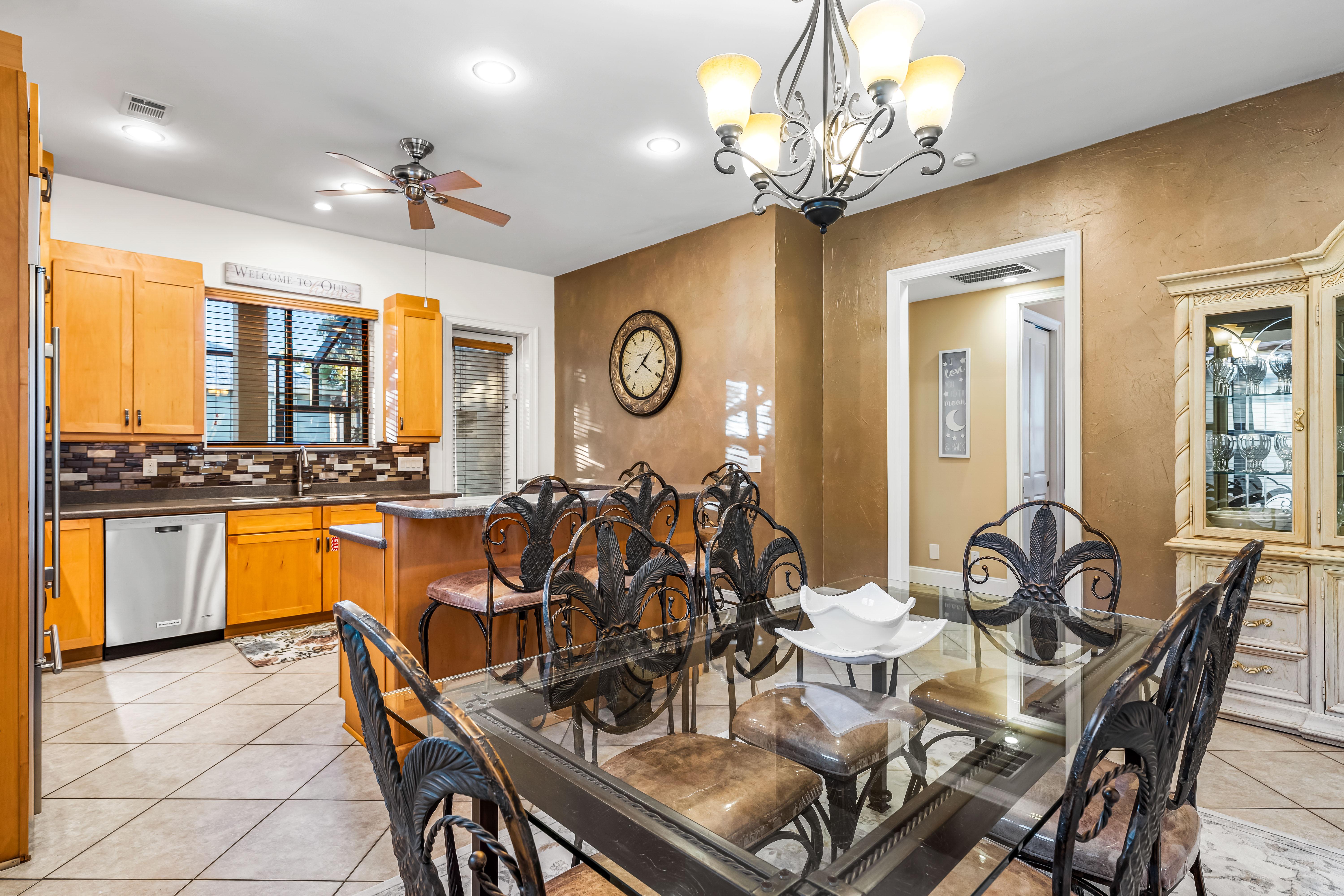 Kitchen and Dining Room Table for 6