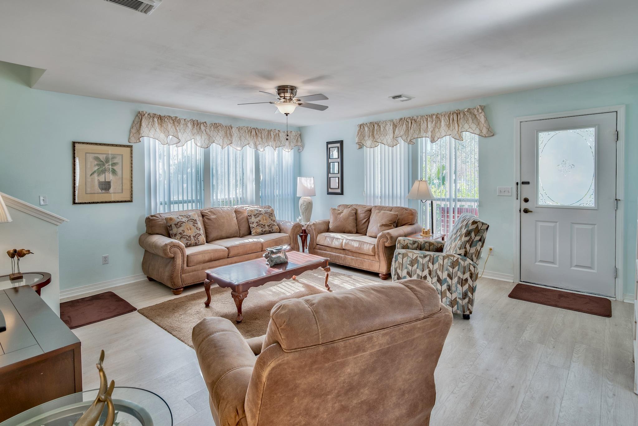 Open Living Room w/ Queen Sleeper Sofa, Flat Screen Television