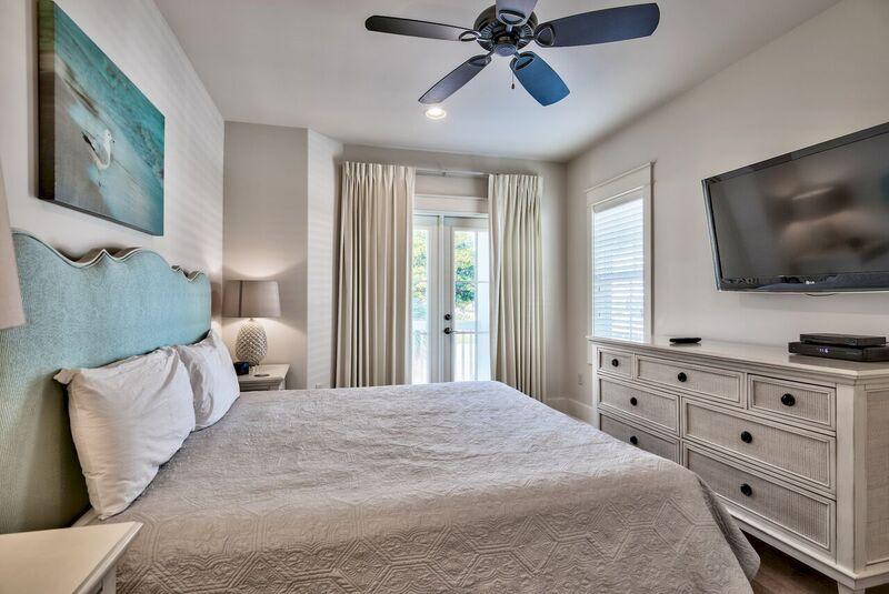 1st Floor King Bedroom W/ Private Bathroom