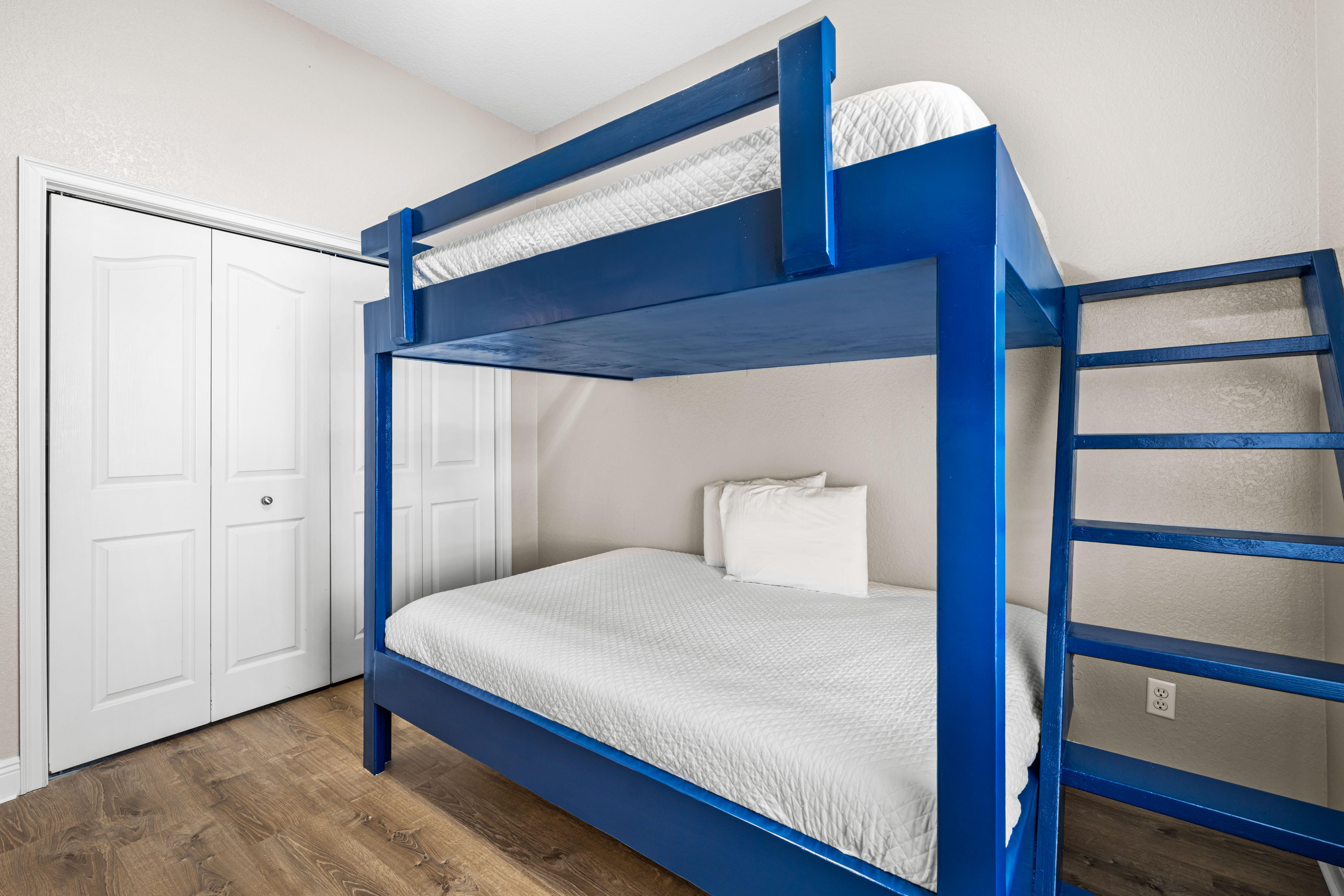 1st Floor Bunkroom with Private Bath. Full over Full Bunk Beds