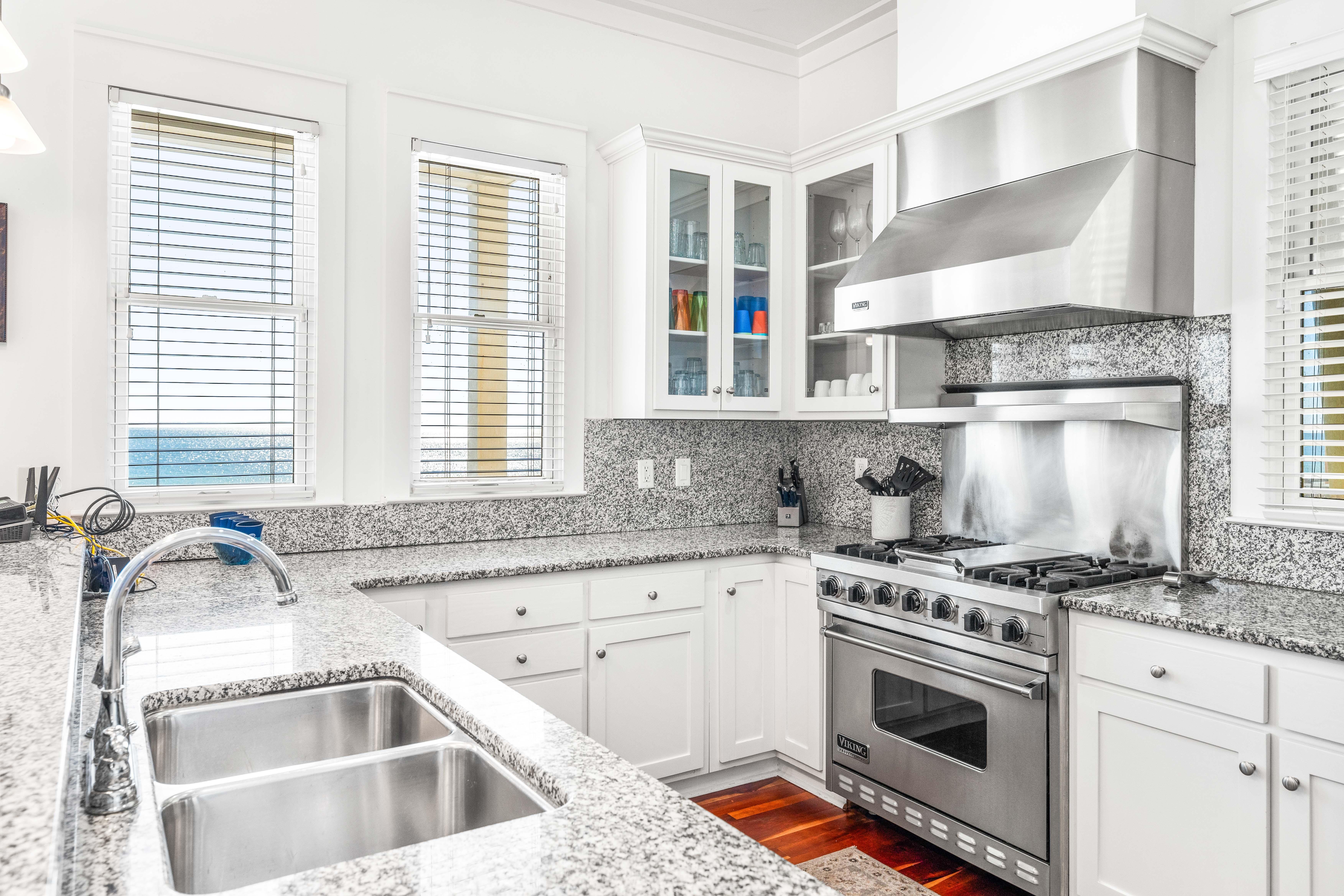 Viking range with hood and views of the Gulf for a kitchen that’s as fierce as your cooking skills.
