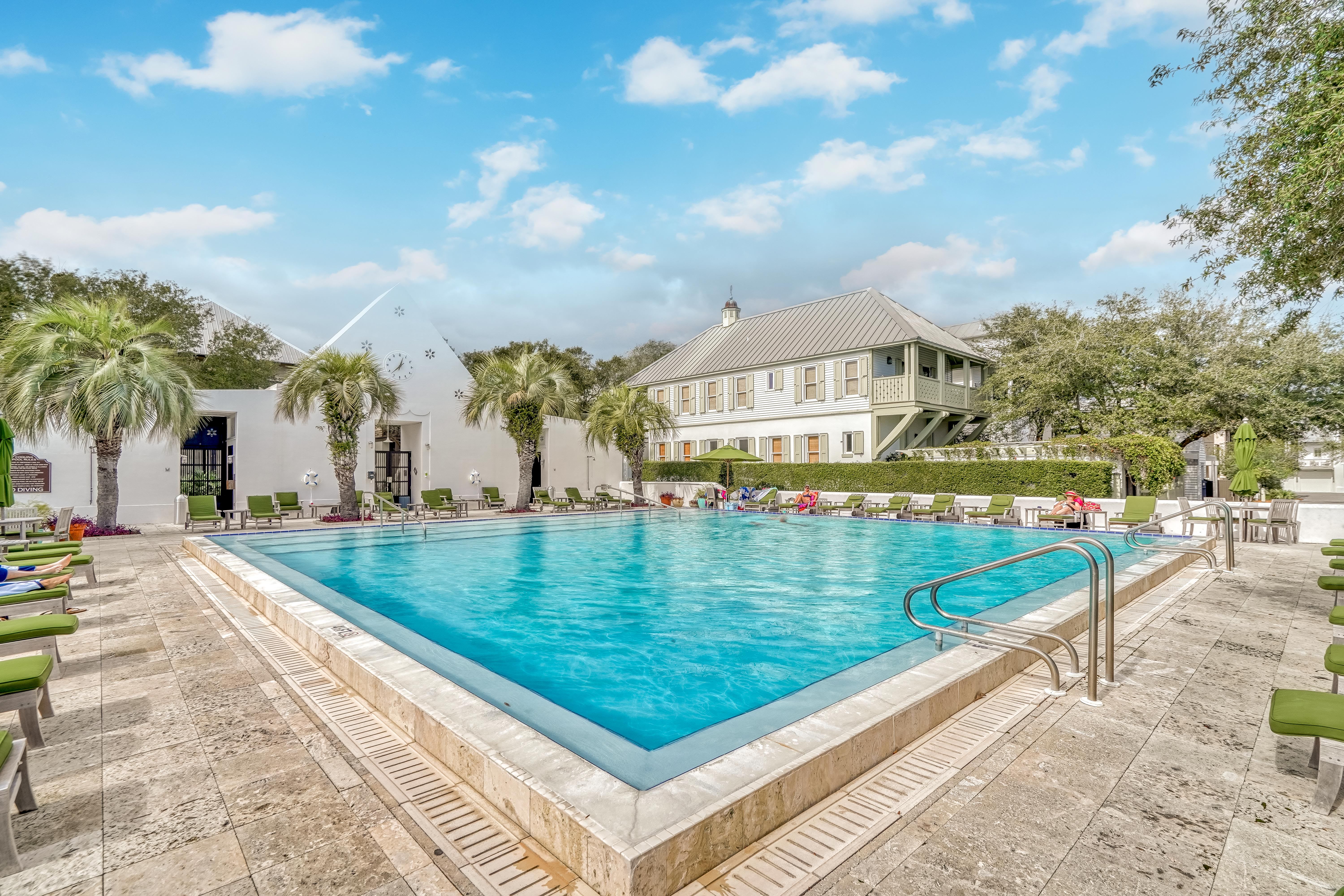 2 Minute Walk to the Coquina Pool!