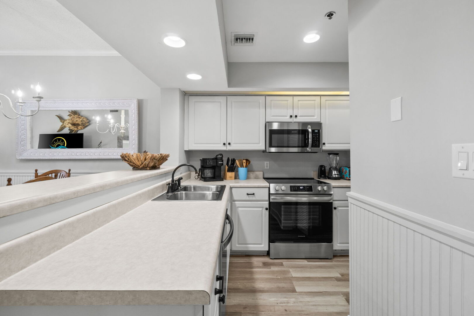 From morning coffee to family dinners, this kitchen has everything you need to make it happen.