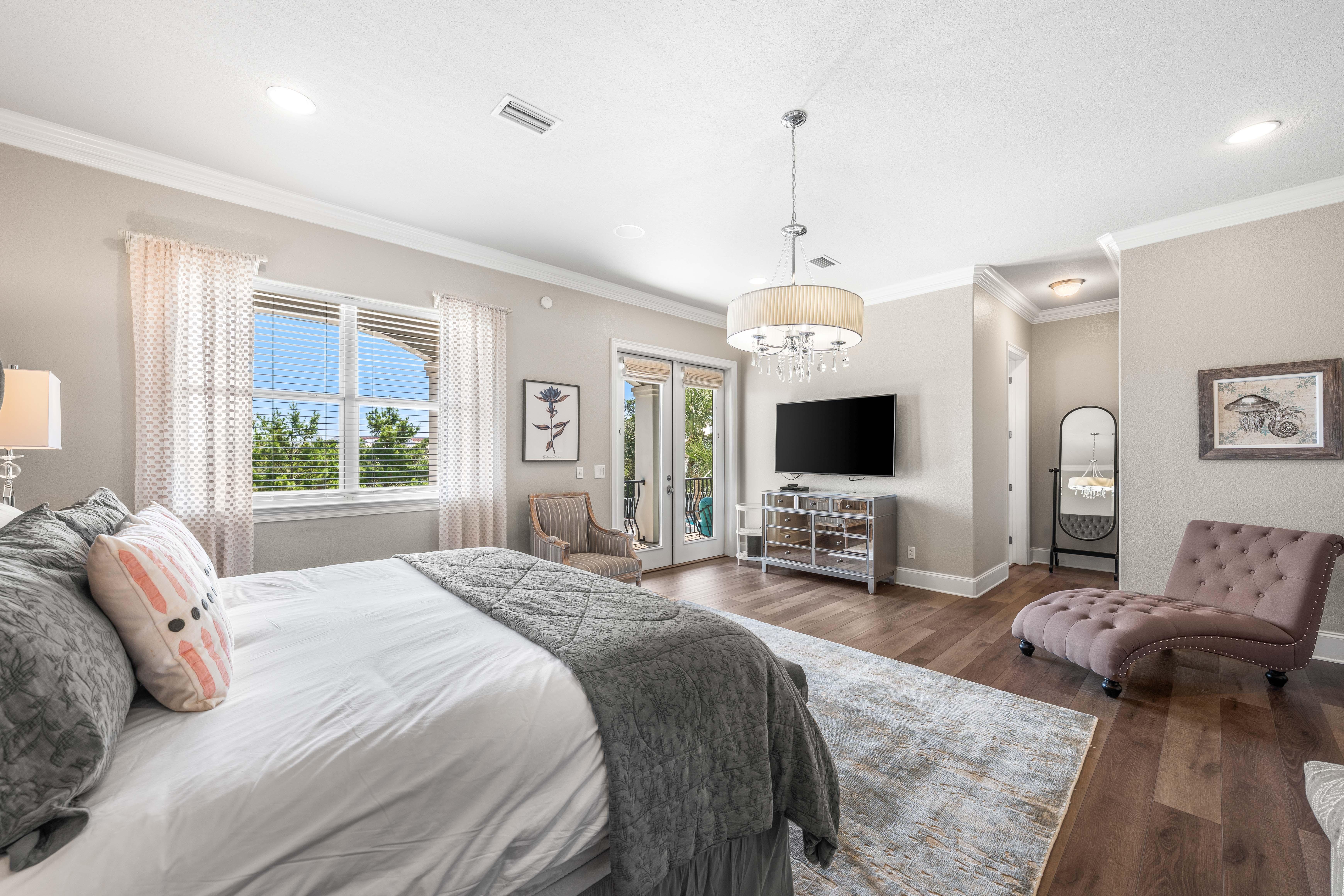 2nd Floor King Bedroom with Full Bathroom and Private Balcony