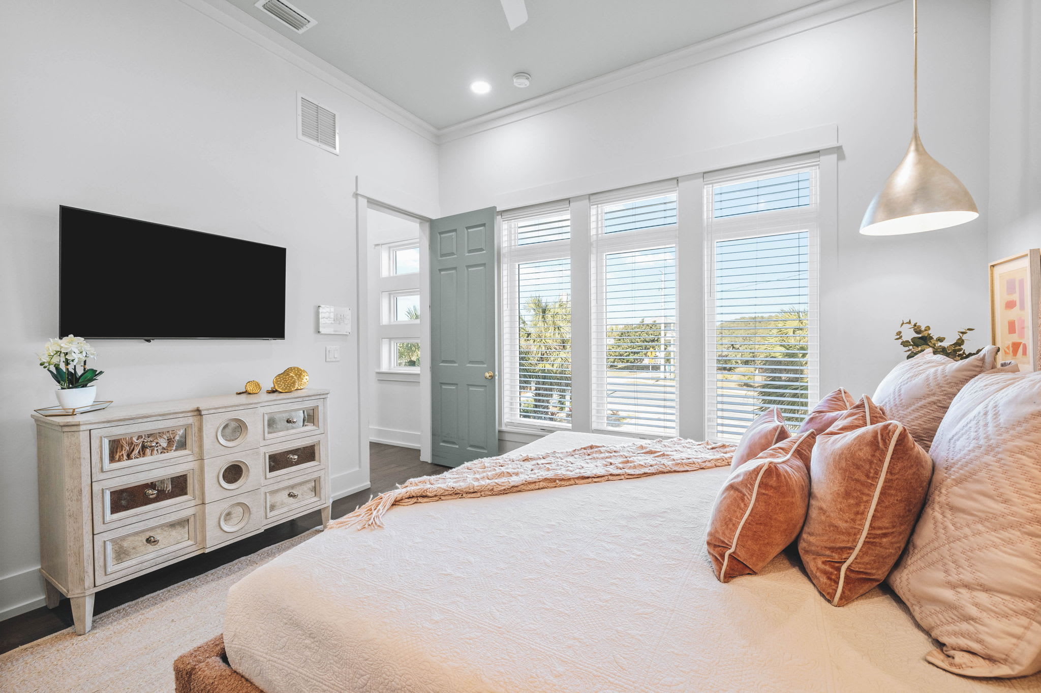 King Guest Suite - Equipped with a Flat-Screen TV!