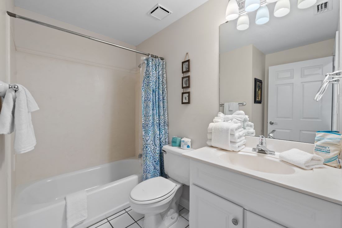 18 Beach Club 208C Bathroom 2