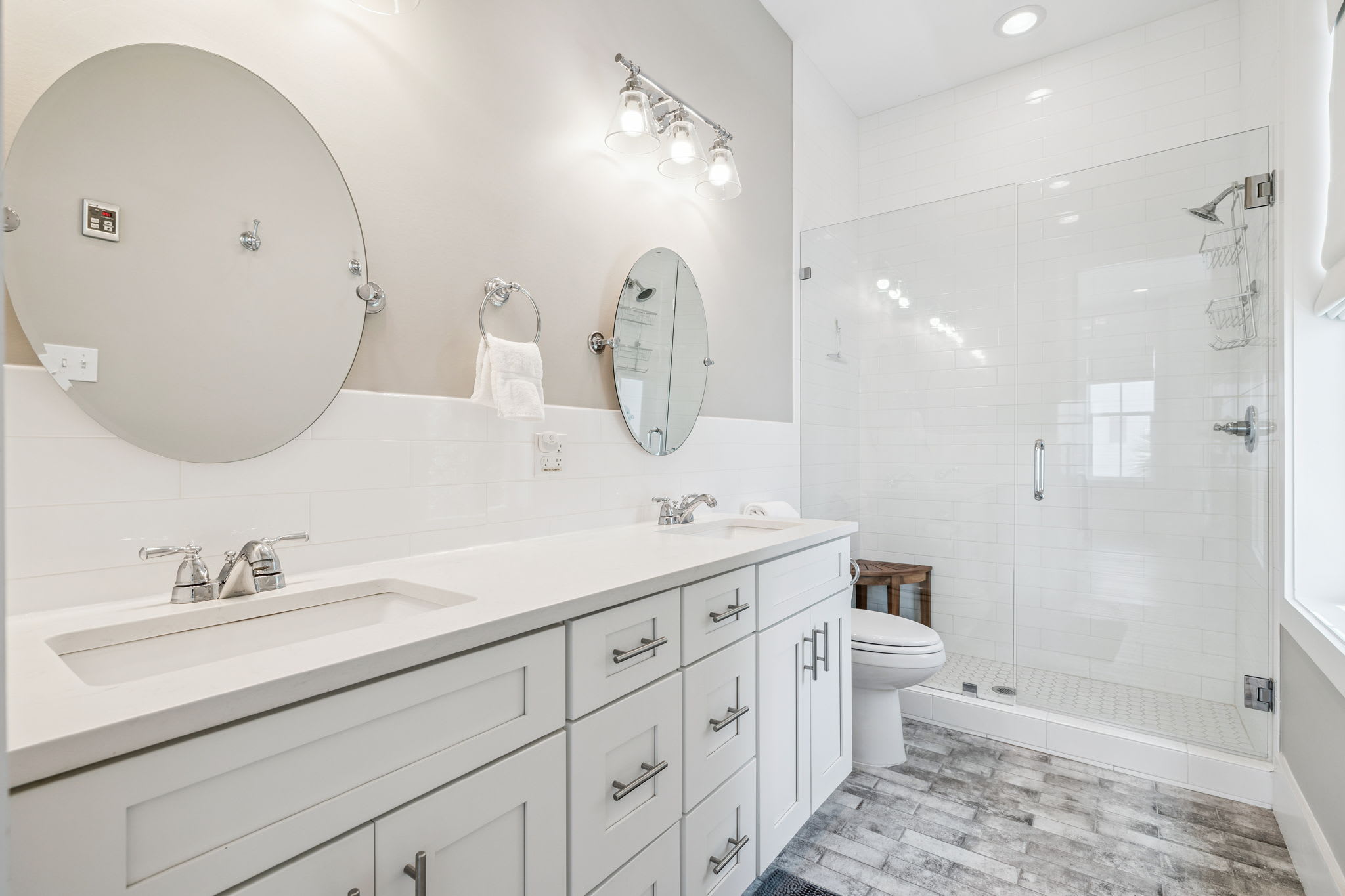 Primary King En-Suite - Dual Vanities & Walk-In Shower