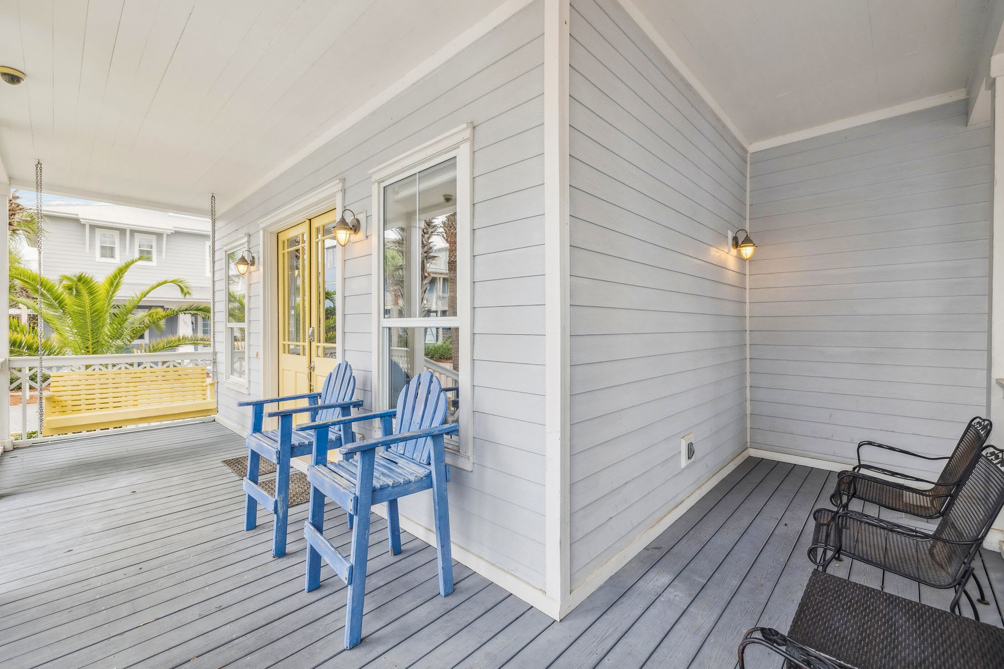 Inviting Front Porch - Perfect for Morning Coffee!