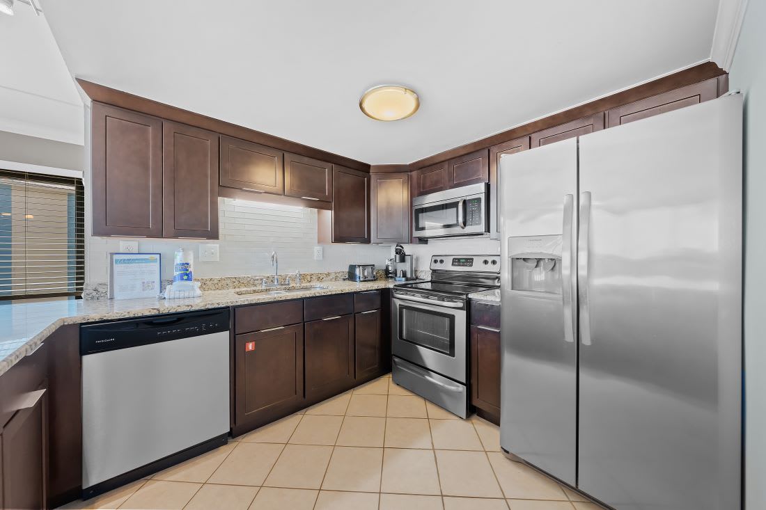 10 Island Winds 280 Kitchen