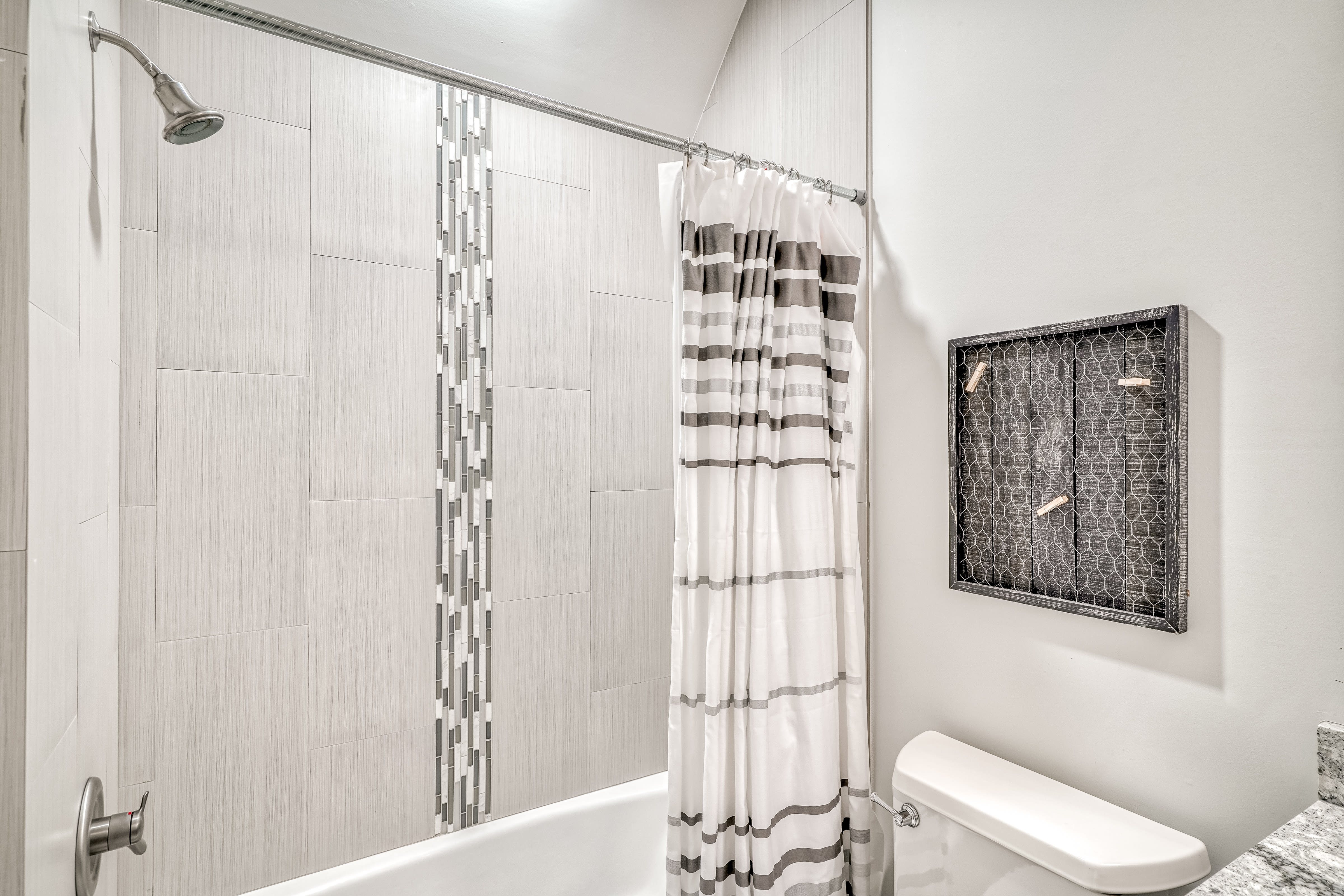 1st Floor Guest Ensuite - Featuring a Tub/Shower Combination