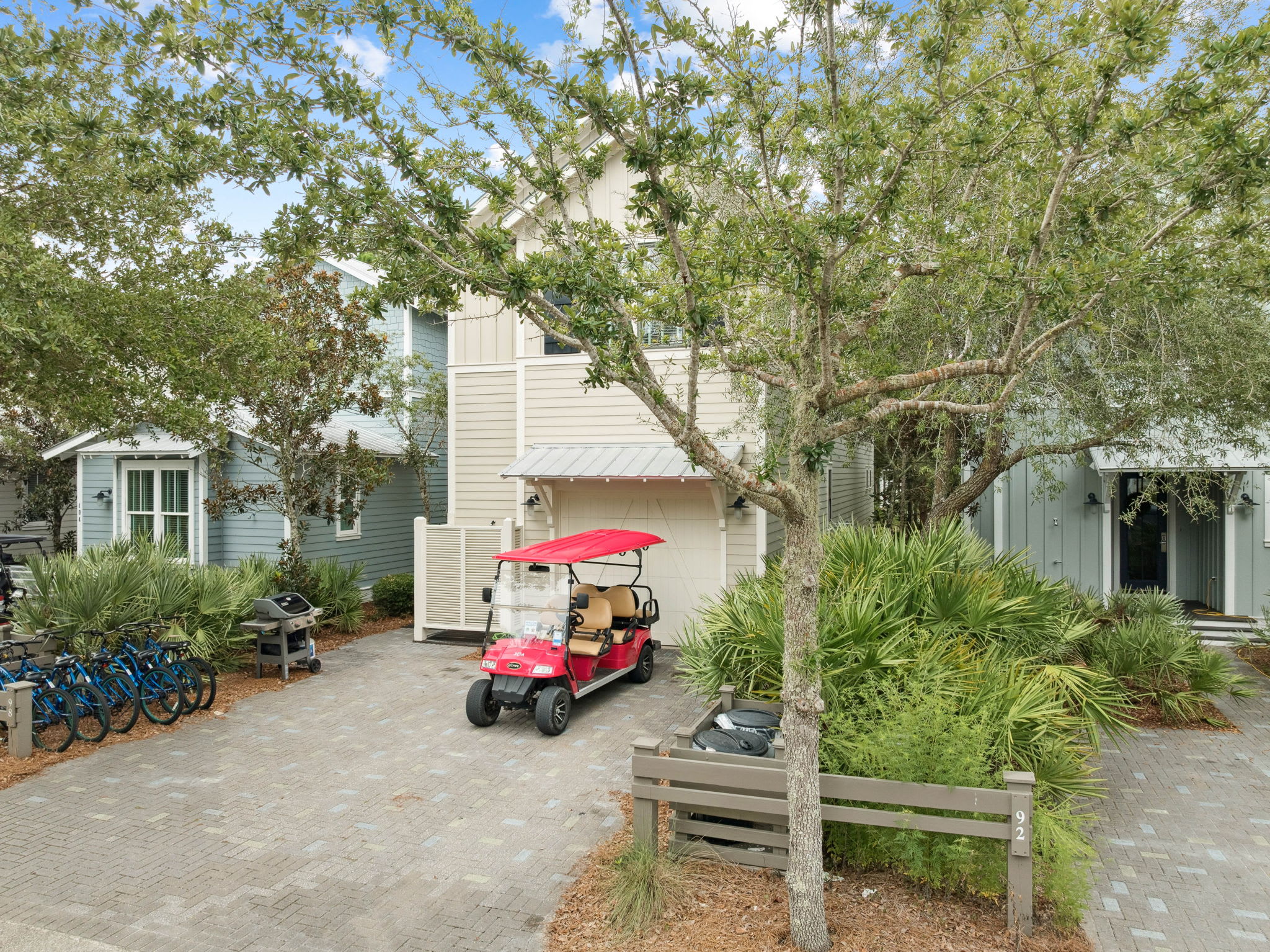 Hop of the 6 Seater LSV & Explore!