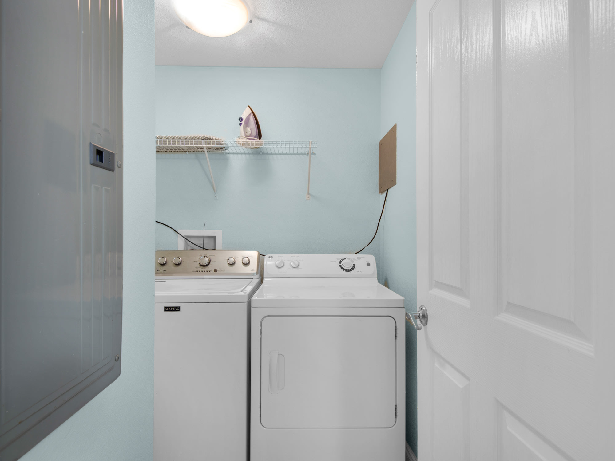Convenient Laundry in Unit