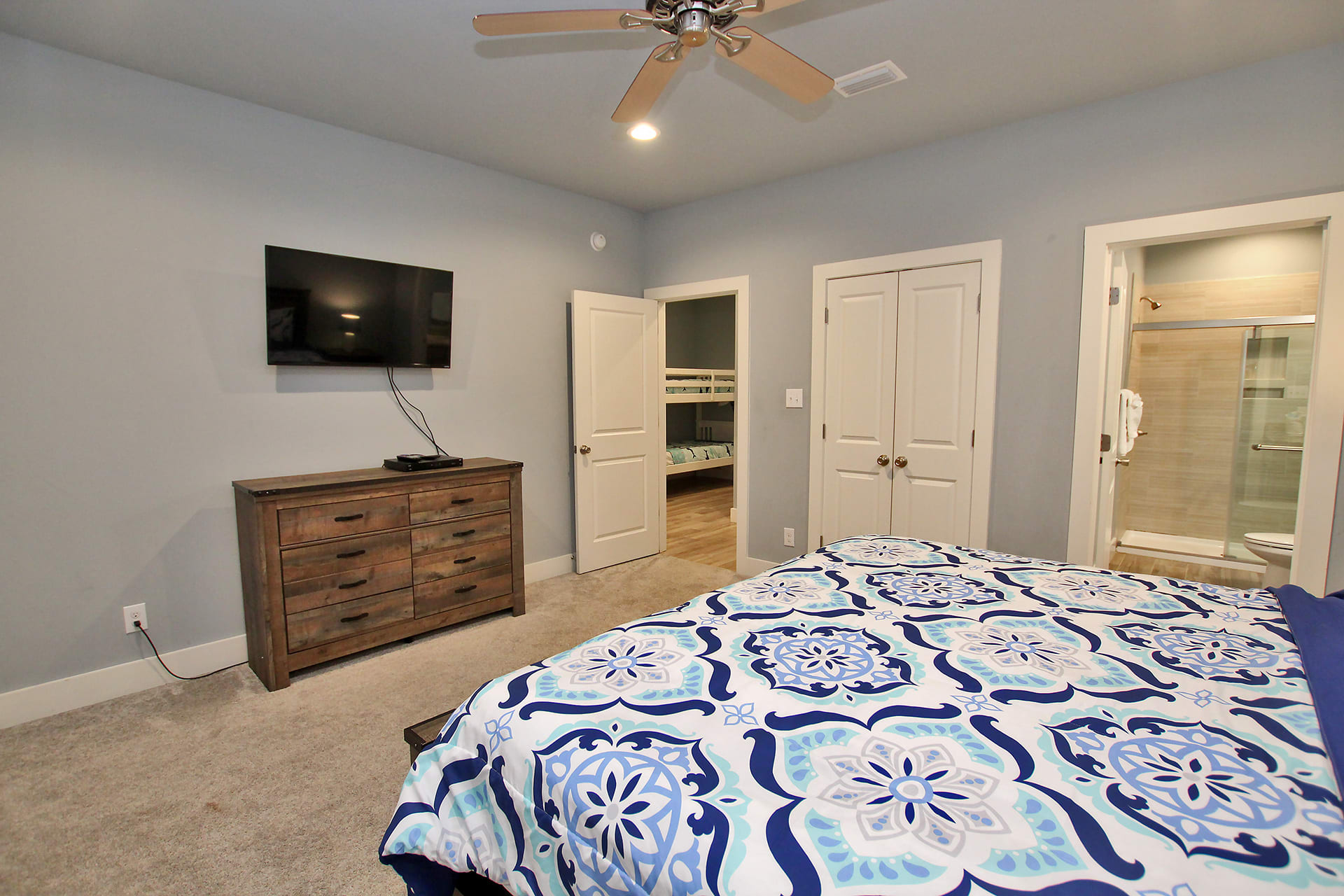 5 - Primary Bedroom (3)