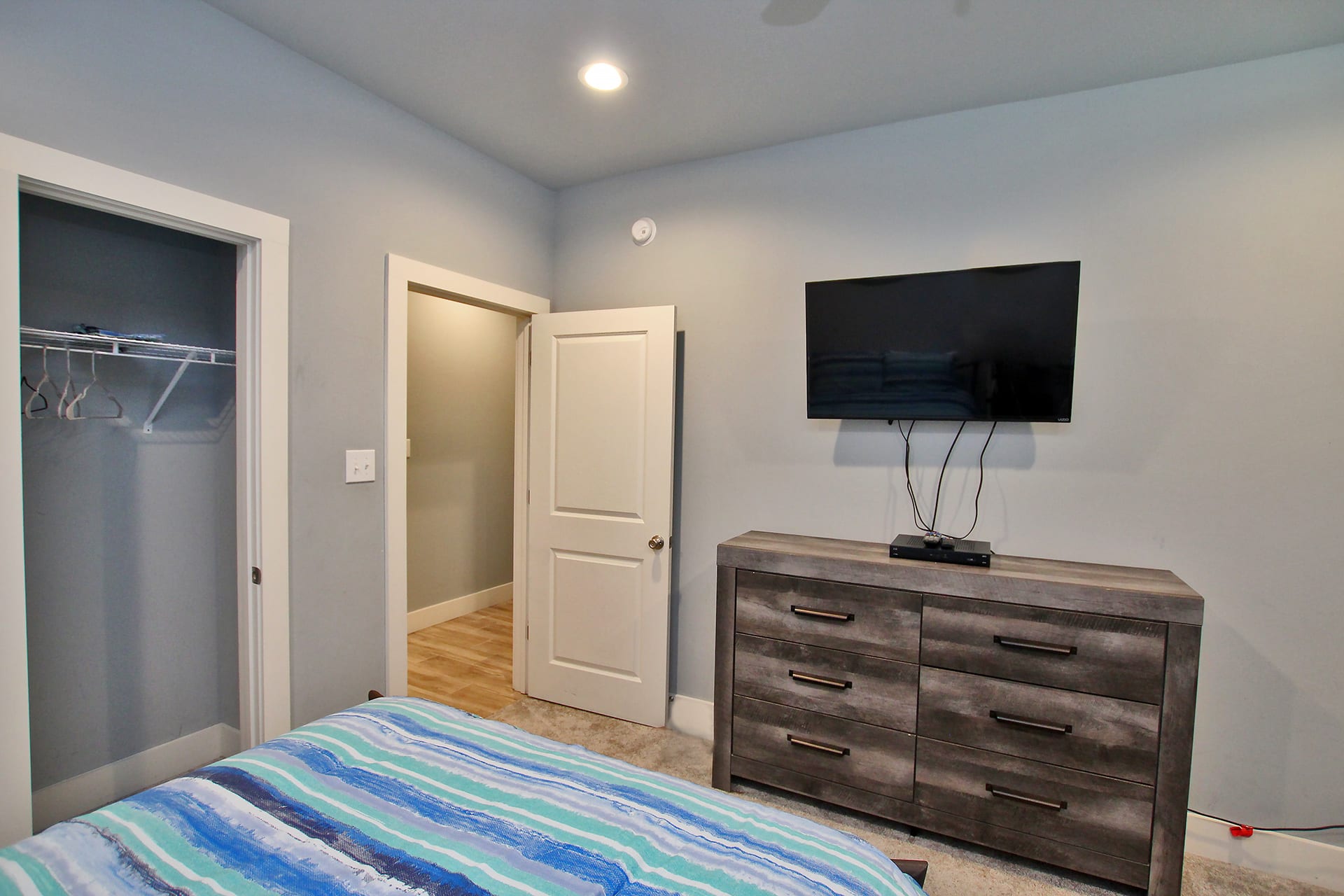 7 - Guest Bedroom 2 (3)