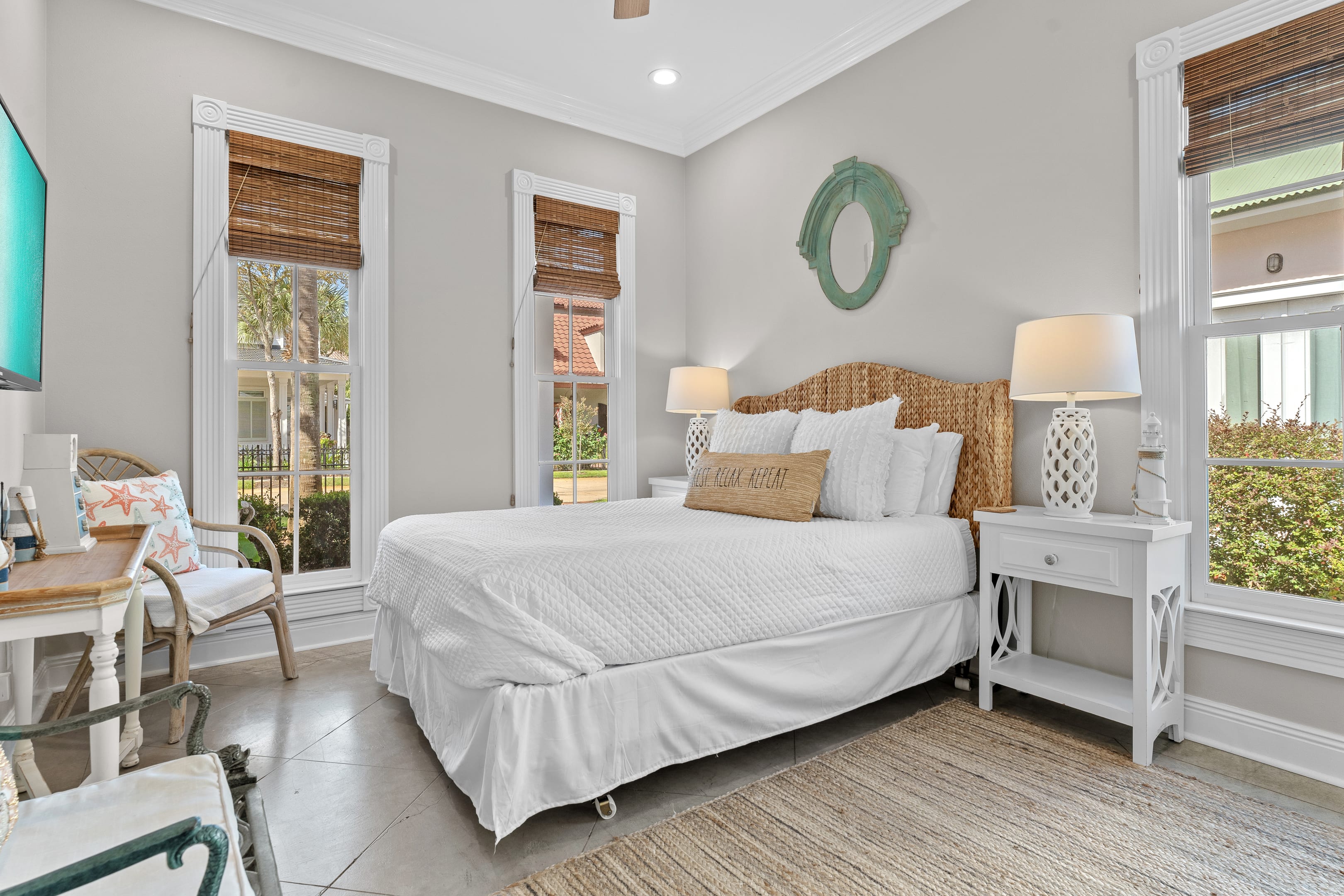 Guest bedroom with queen size bed