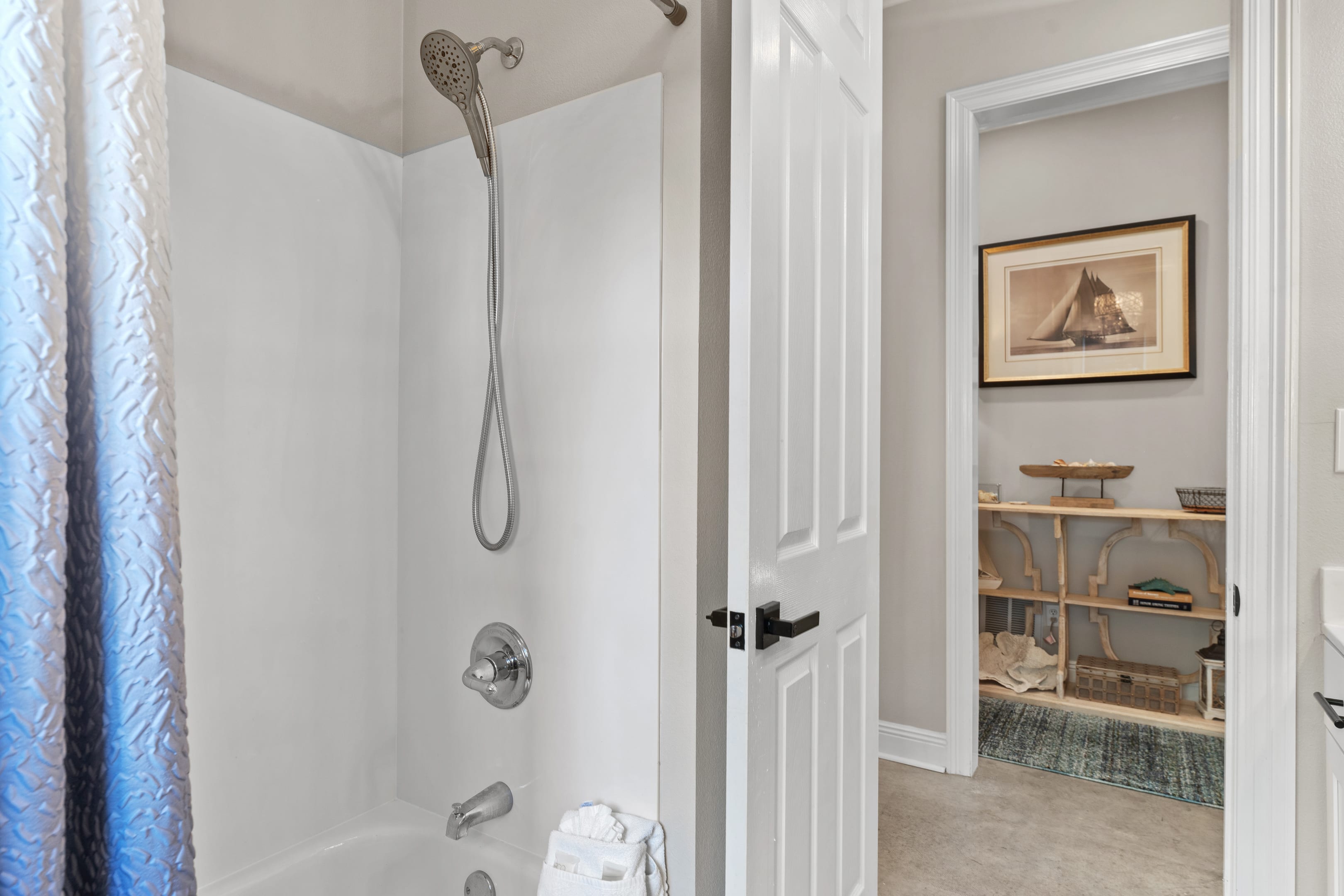 Guest bathroom with tub/shower combo
