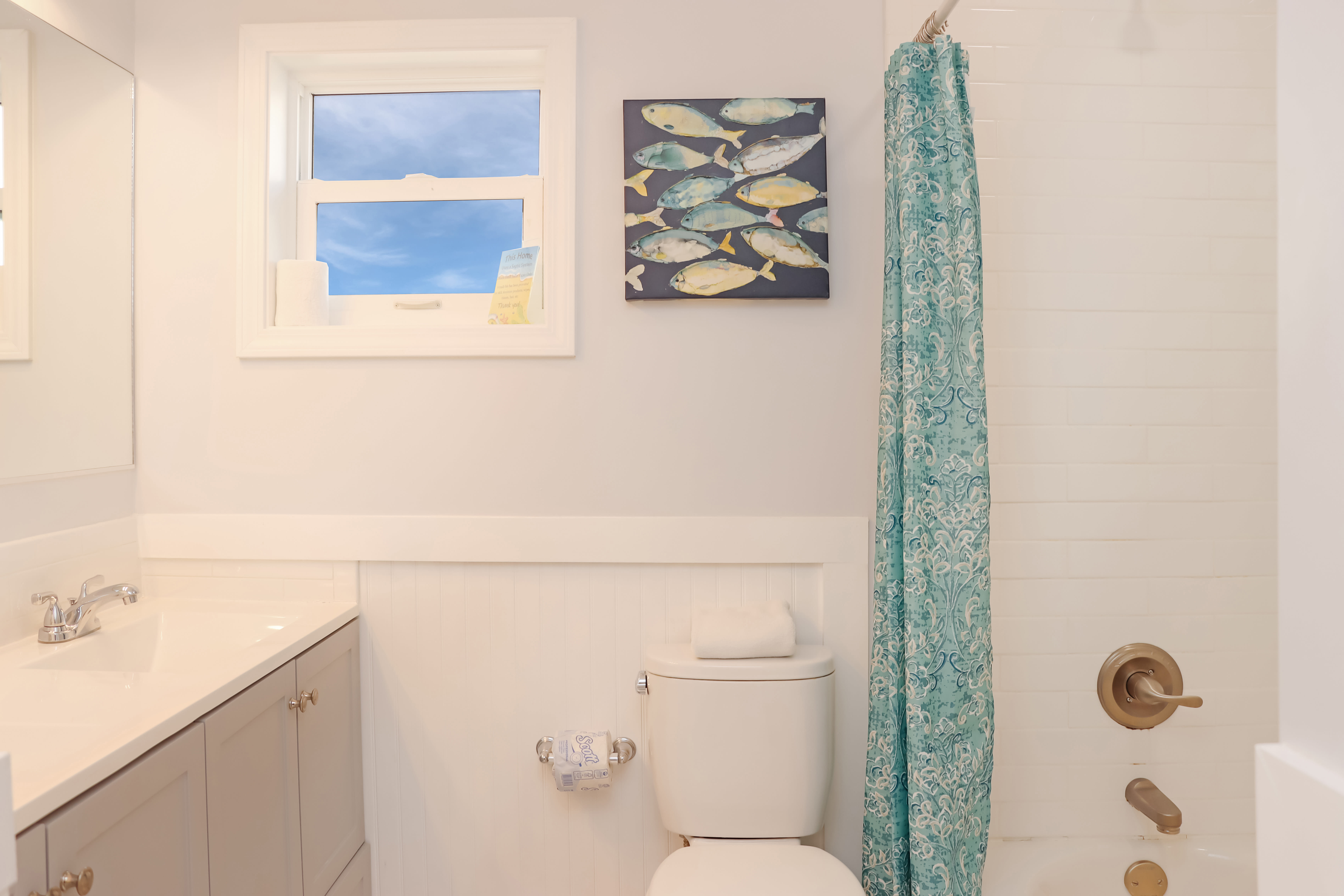 Full Bathroom with Tub Shower