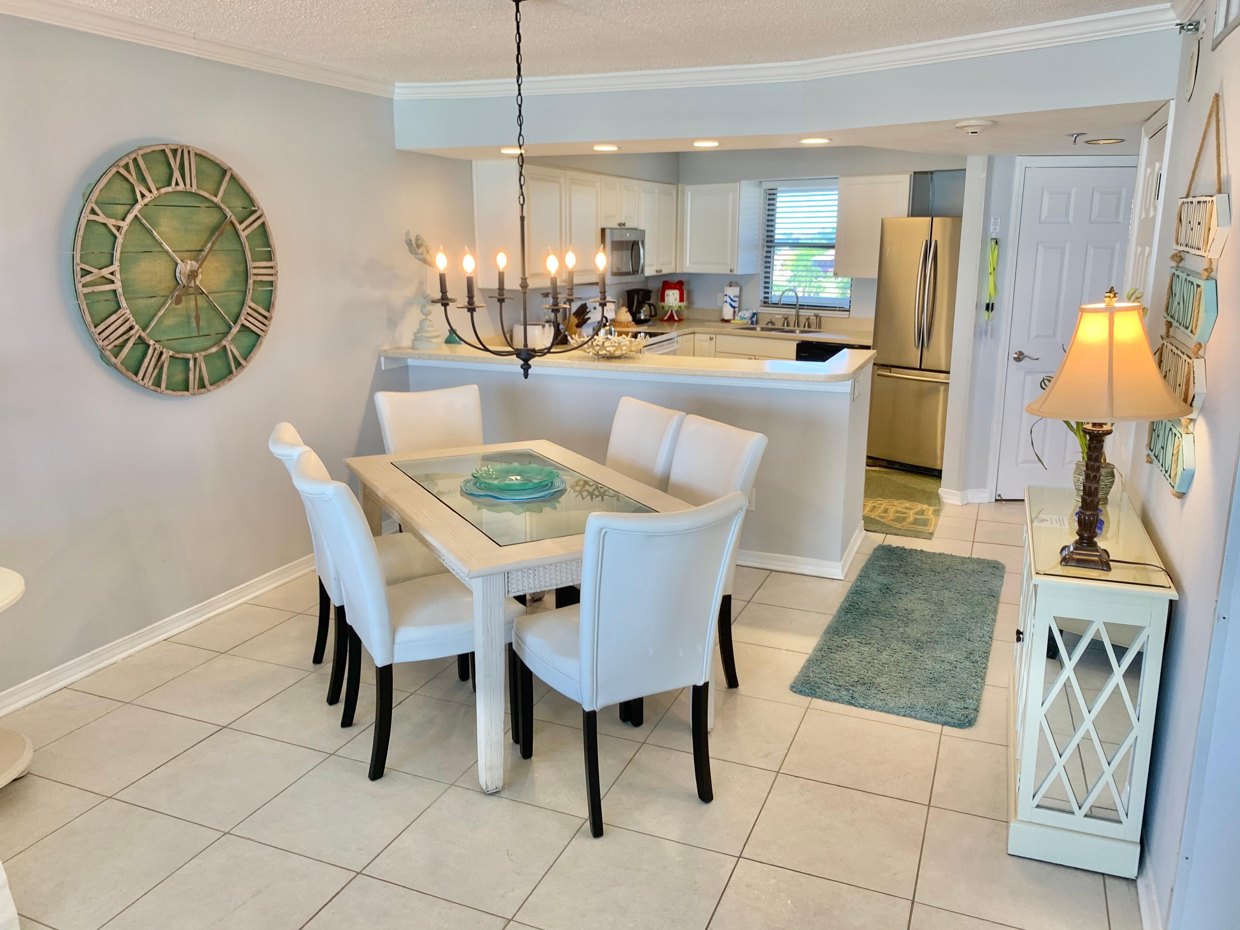 Dining room seating for 6